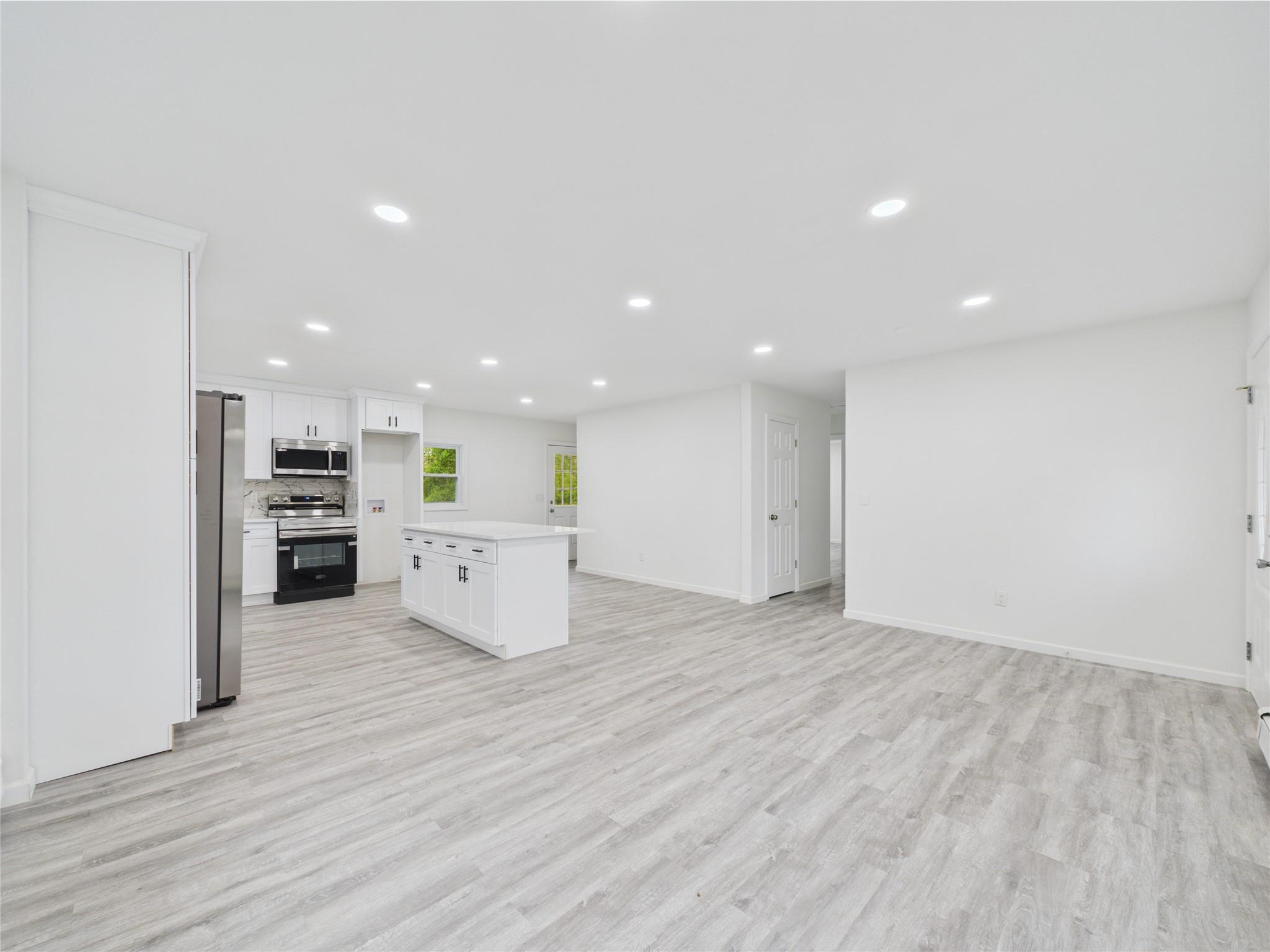 Single Family Mastic  Suffolk County, NY 11950, MLS-858690-4