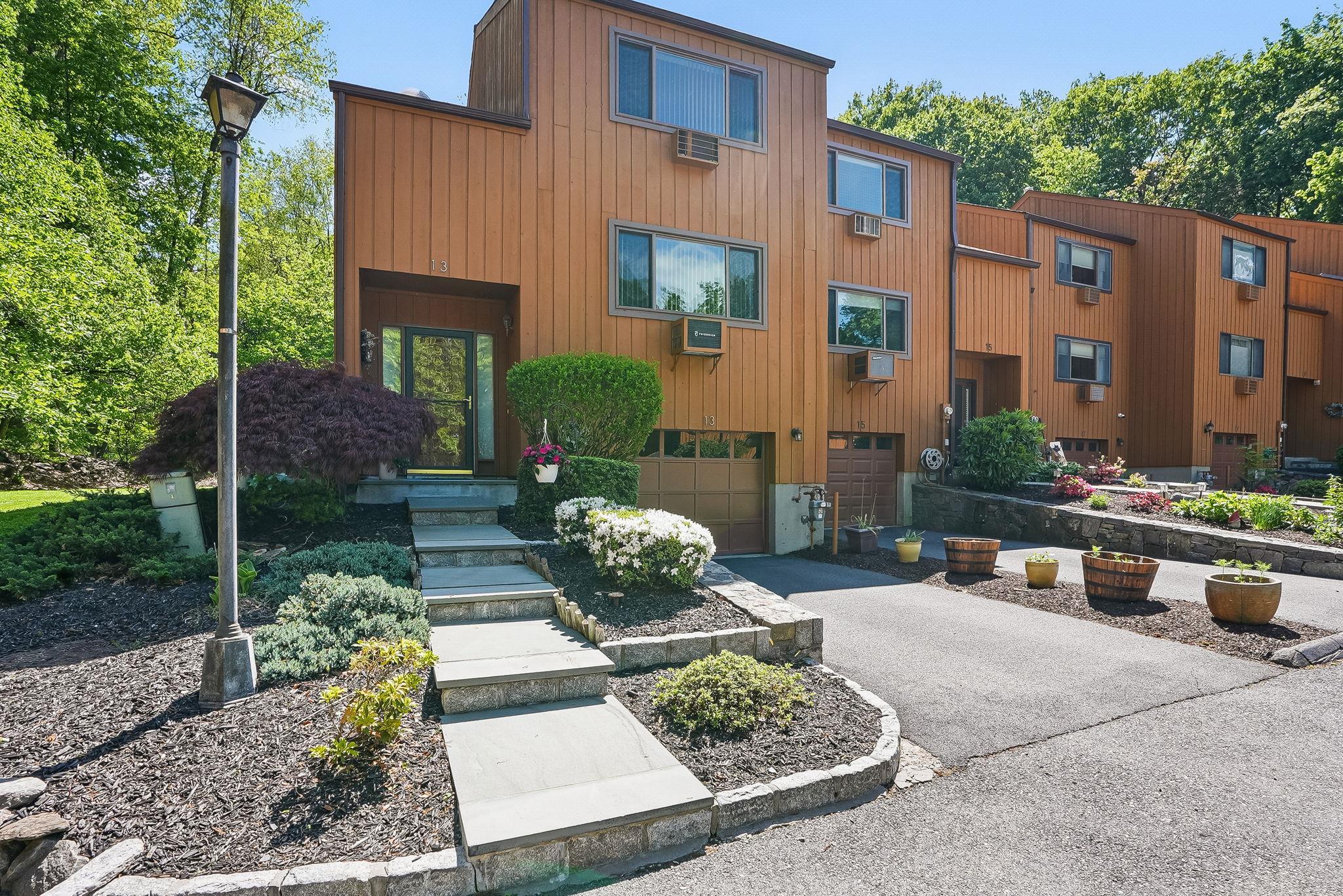 Single Family Robin  Westchester County, NY 10520, MLS-858694-3