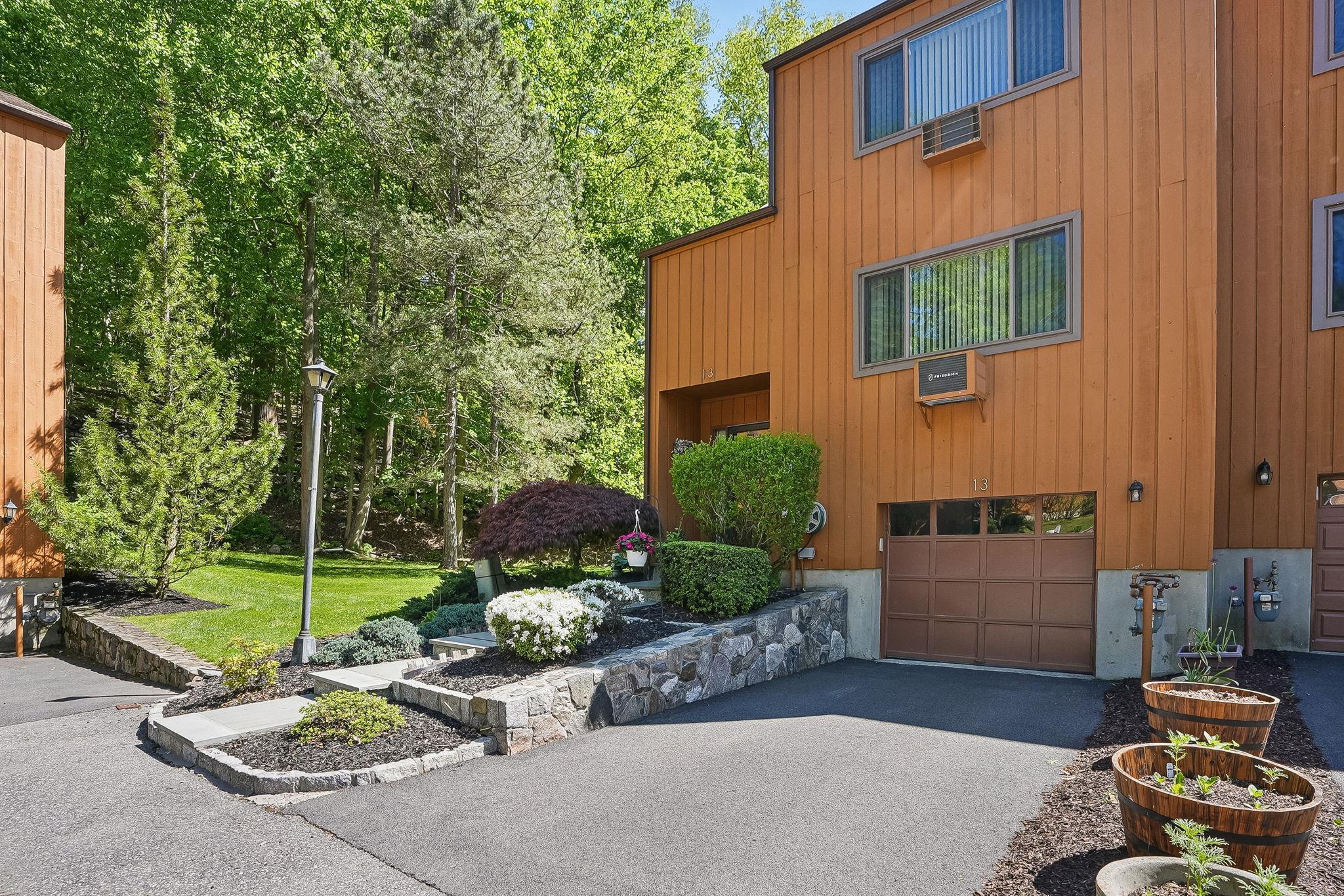 Single Family Robin  Westchester County, NY 10520, MLS-858694-4