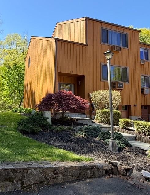 Single Family Robin  Westchester County, NY 10520, MLS-858694-5