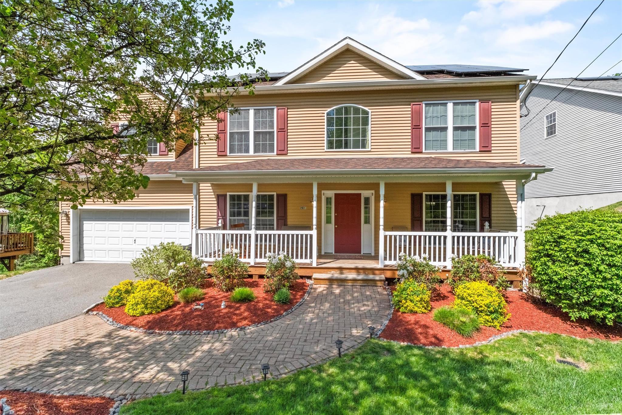 Single Family Oakwood  Westchester County, NY 10566, MLS-858701-2