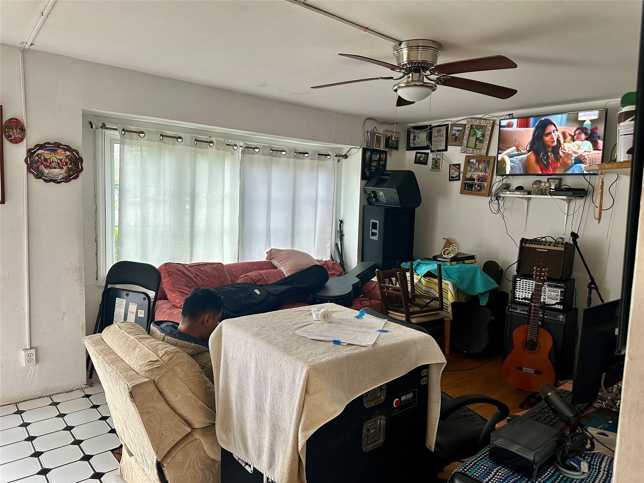 Single Family Park  Nassau County, NY 11575, MLS-858716-21