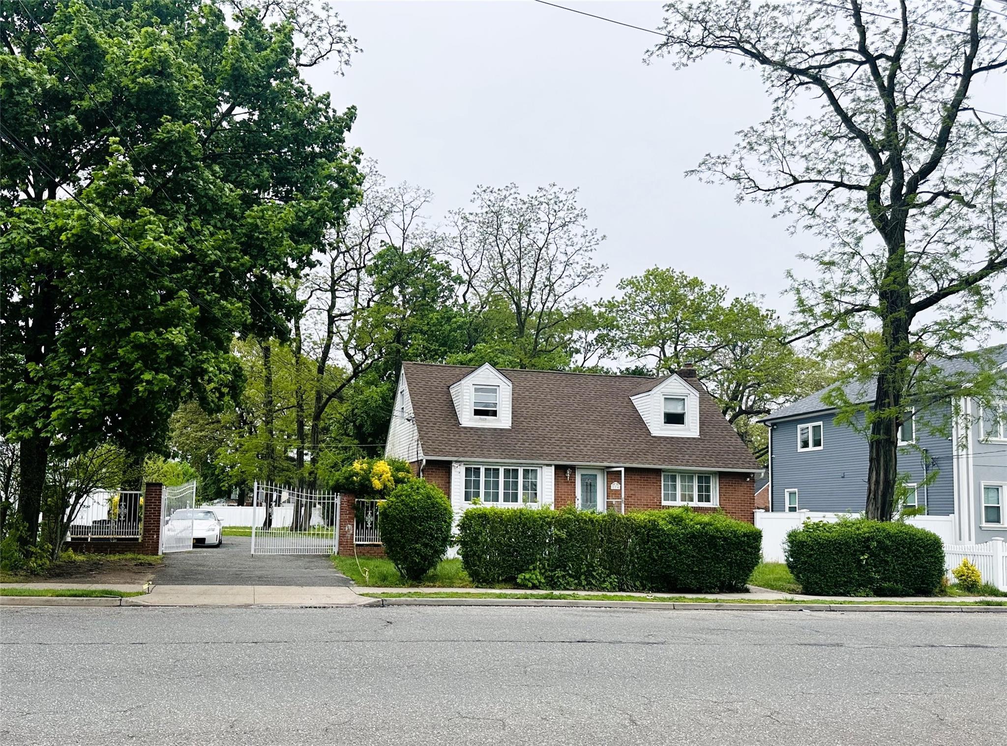 Single Family Park  Nassau County, NY 11575, MLS-858716-5