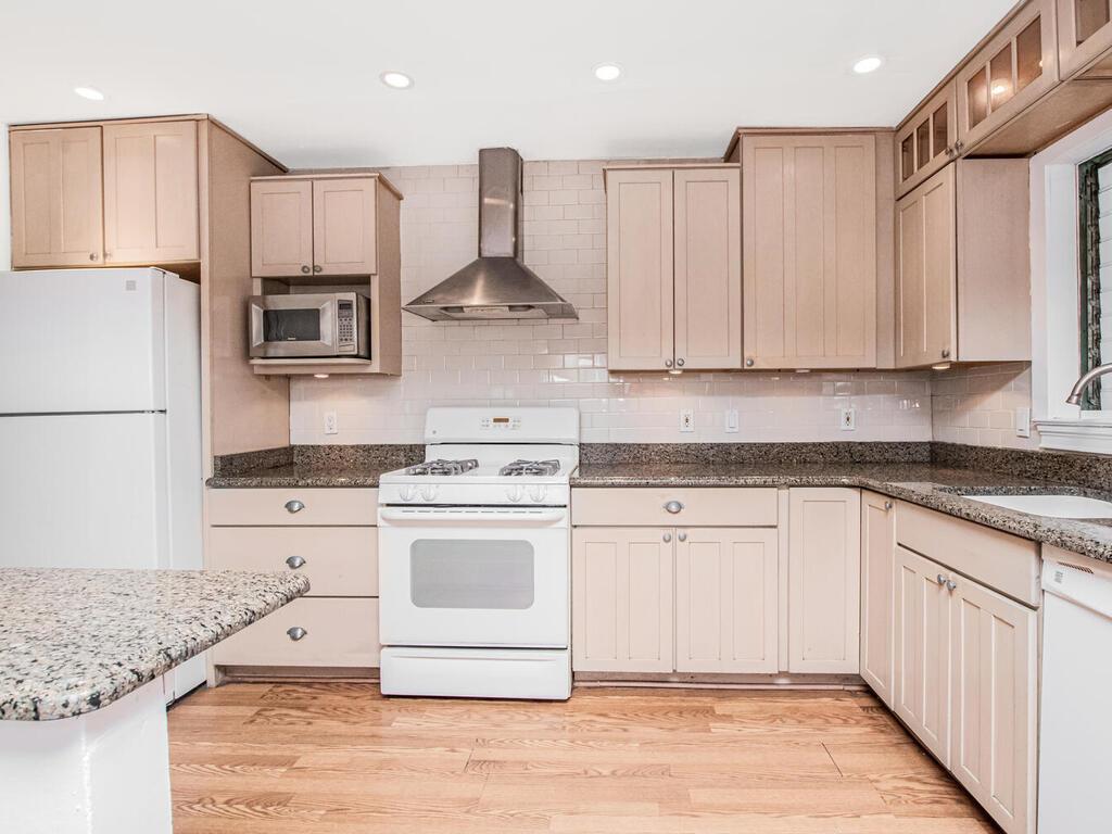 Single Family Grace  Bronx, NY 10469, MLS-858717-4