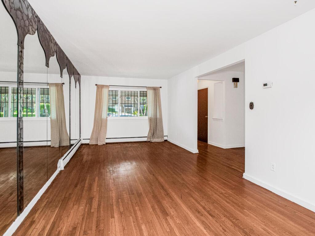 Single Family Grace  Bronx, NY 10469, MLS-858717-6