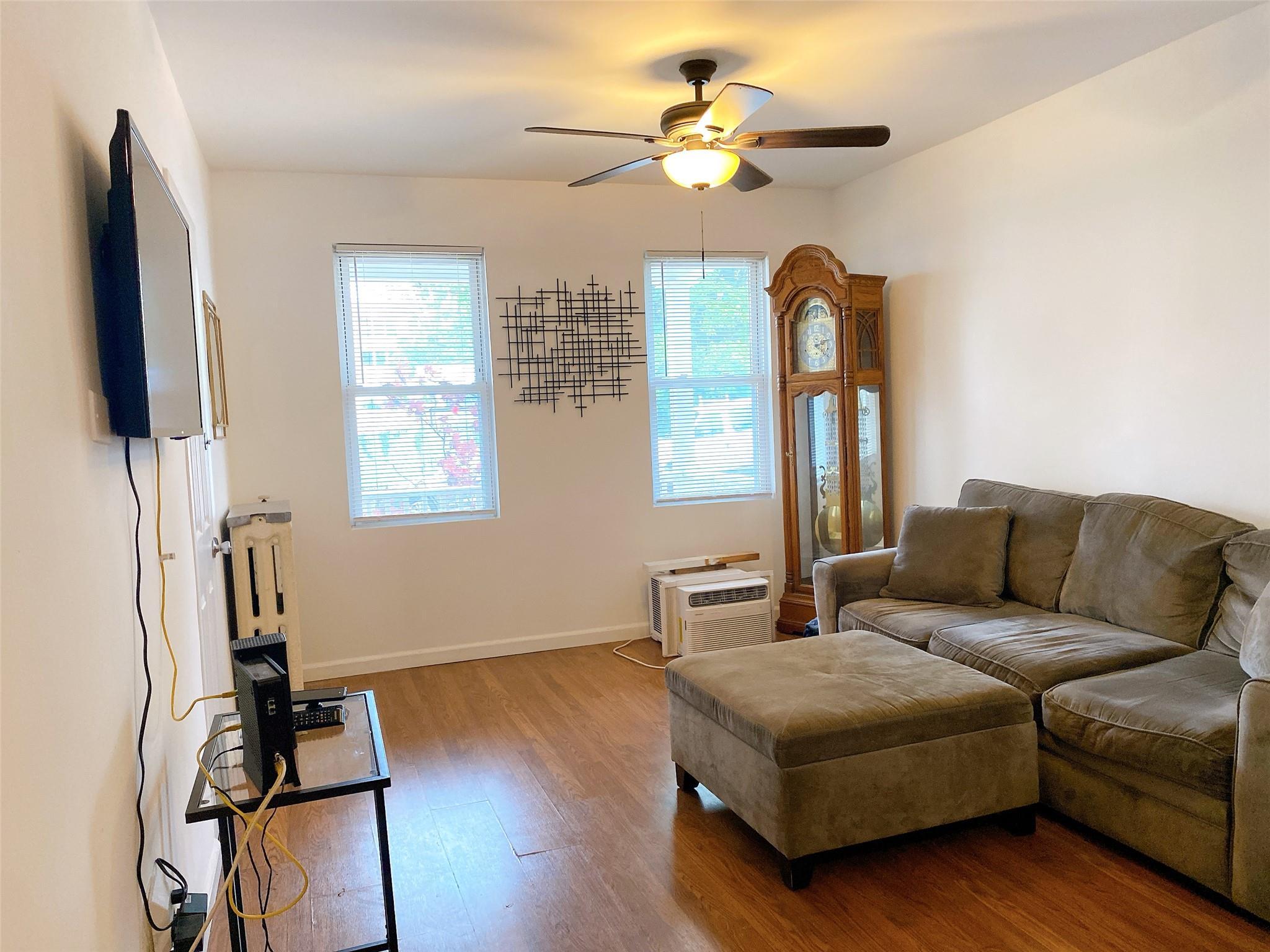 Single Family 13th Ave  Queens, NY 11356, MLS-858718-4