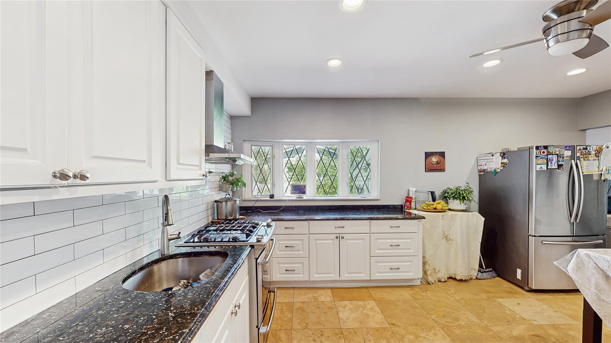 Single Family Candlewood  Suffolk County, NY 11717, MLS-858728-11