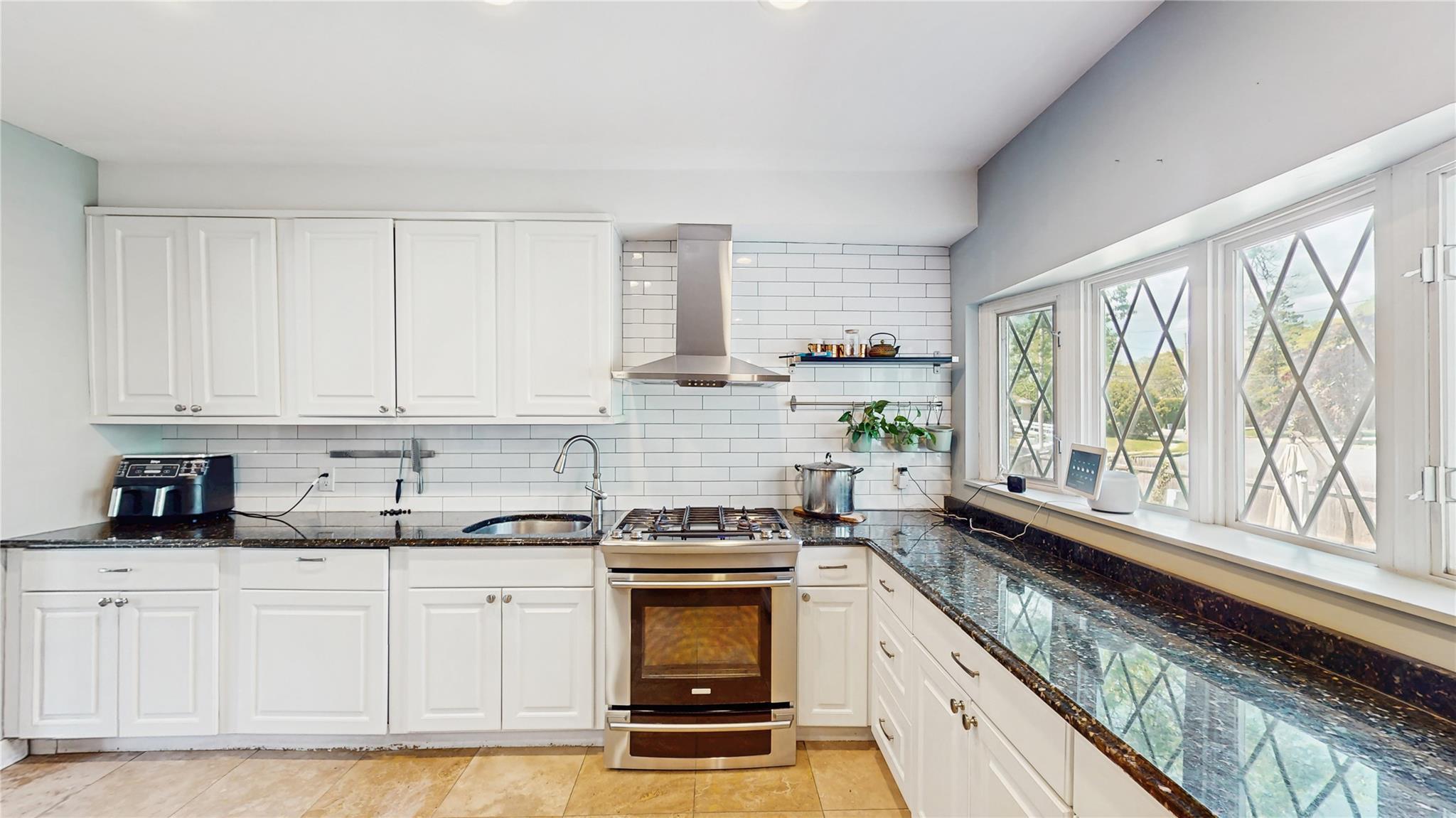 Single Family Candlewood  Suffolk County, NY 11717, MLS-858728-12