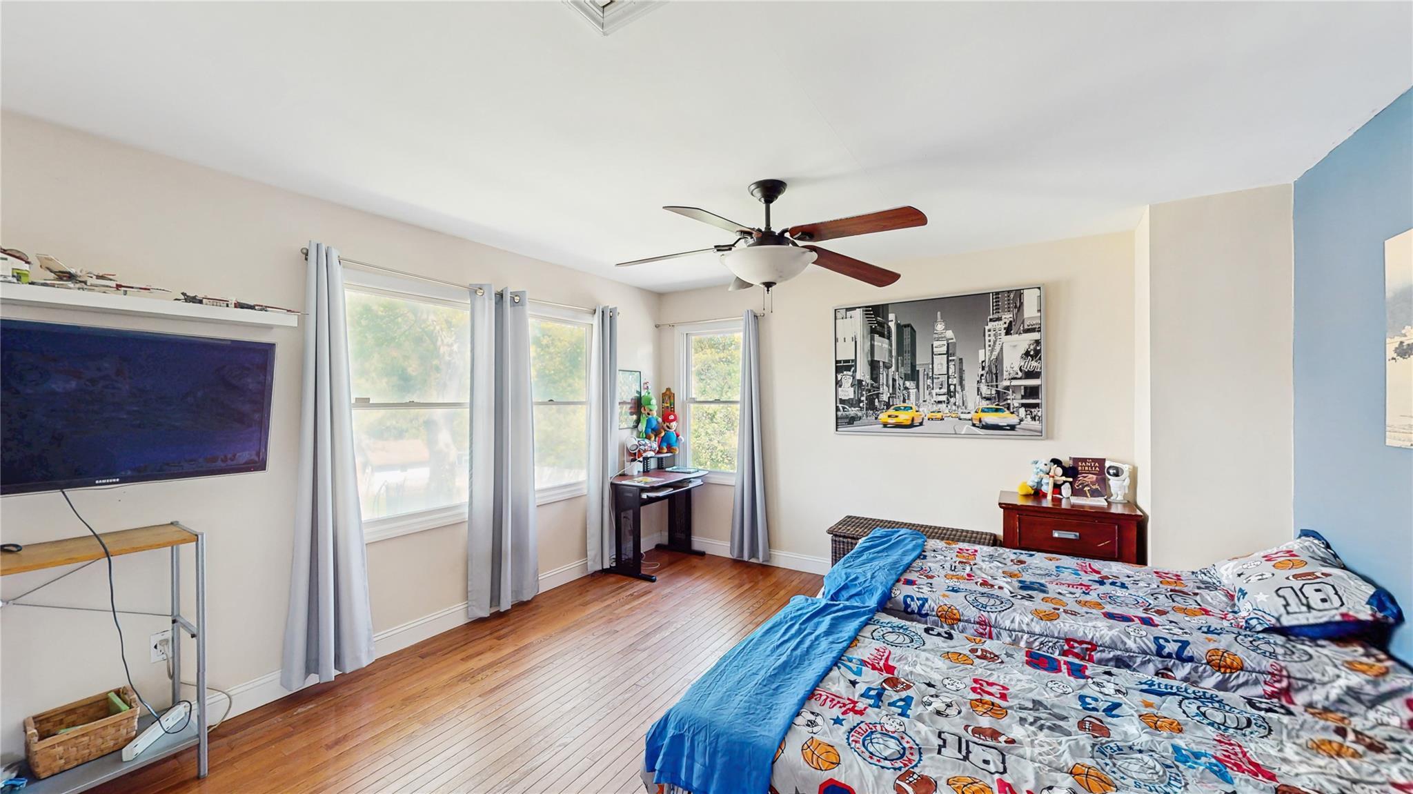 Single Family Candlewood  Suffolk County, NY 11717, MLS-858728-26