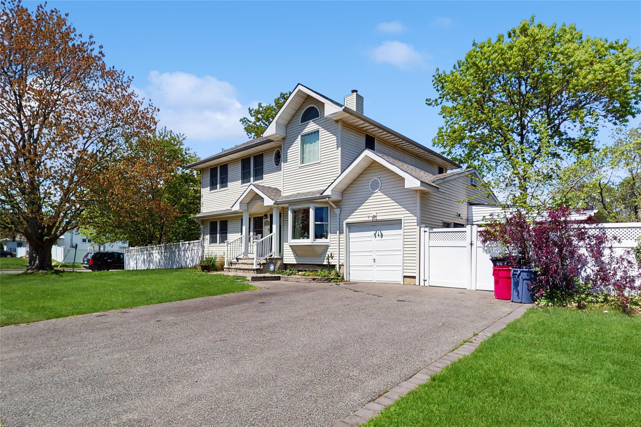 Single Family Candlewood  Suffolk County, NY 11717, MLS-858728-3