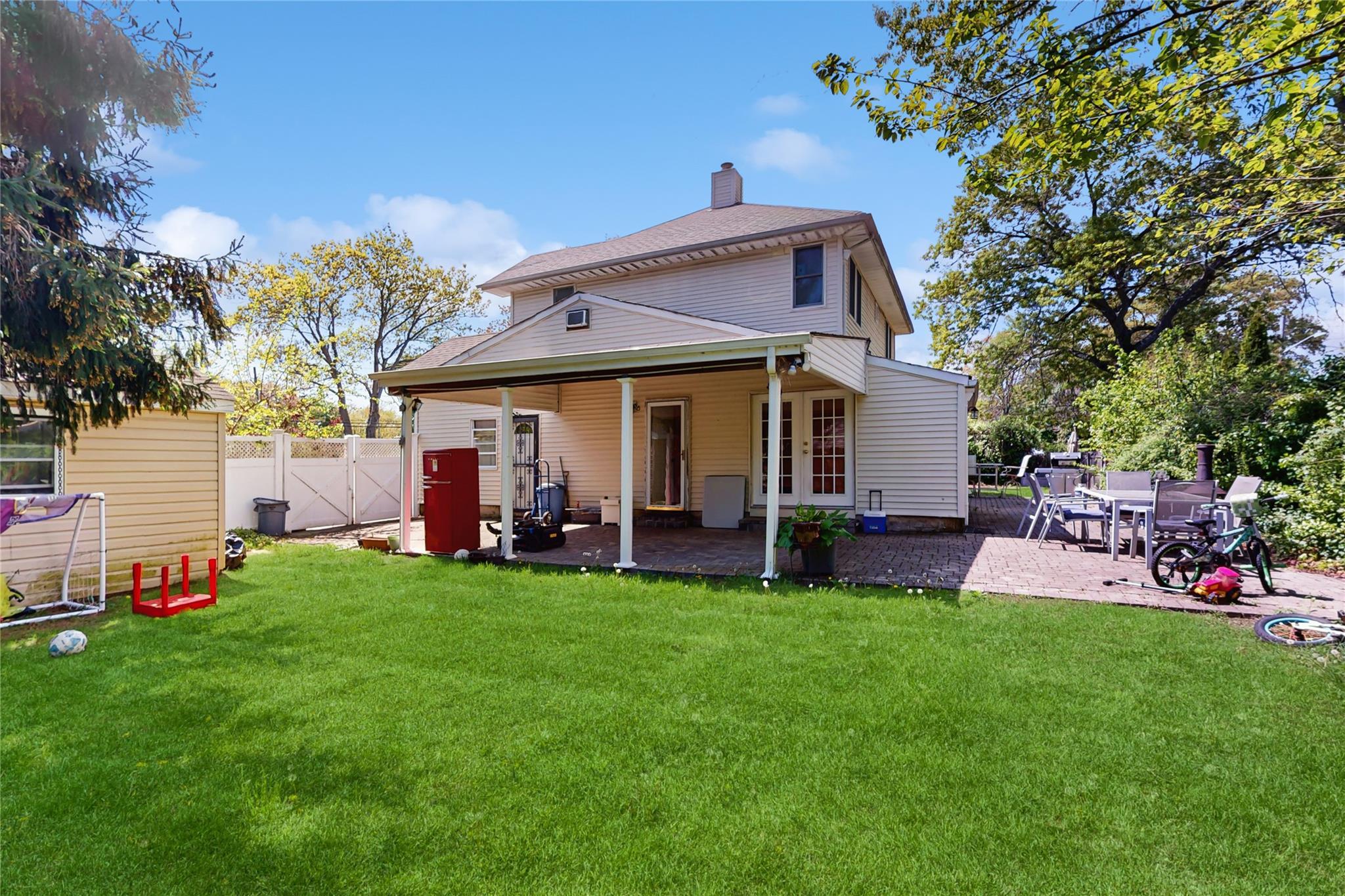 Single Family Candlewood  Suffolk County, NY 11717, MLS-858728-30