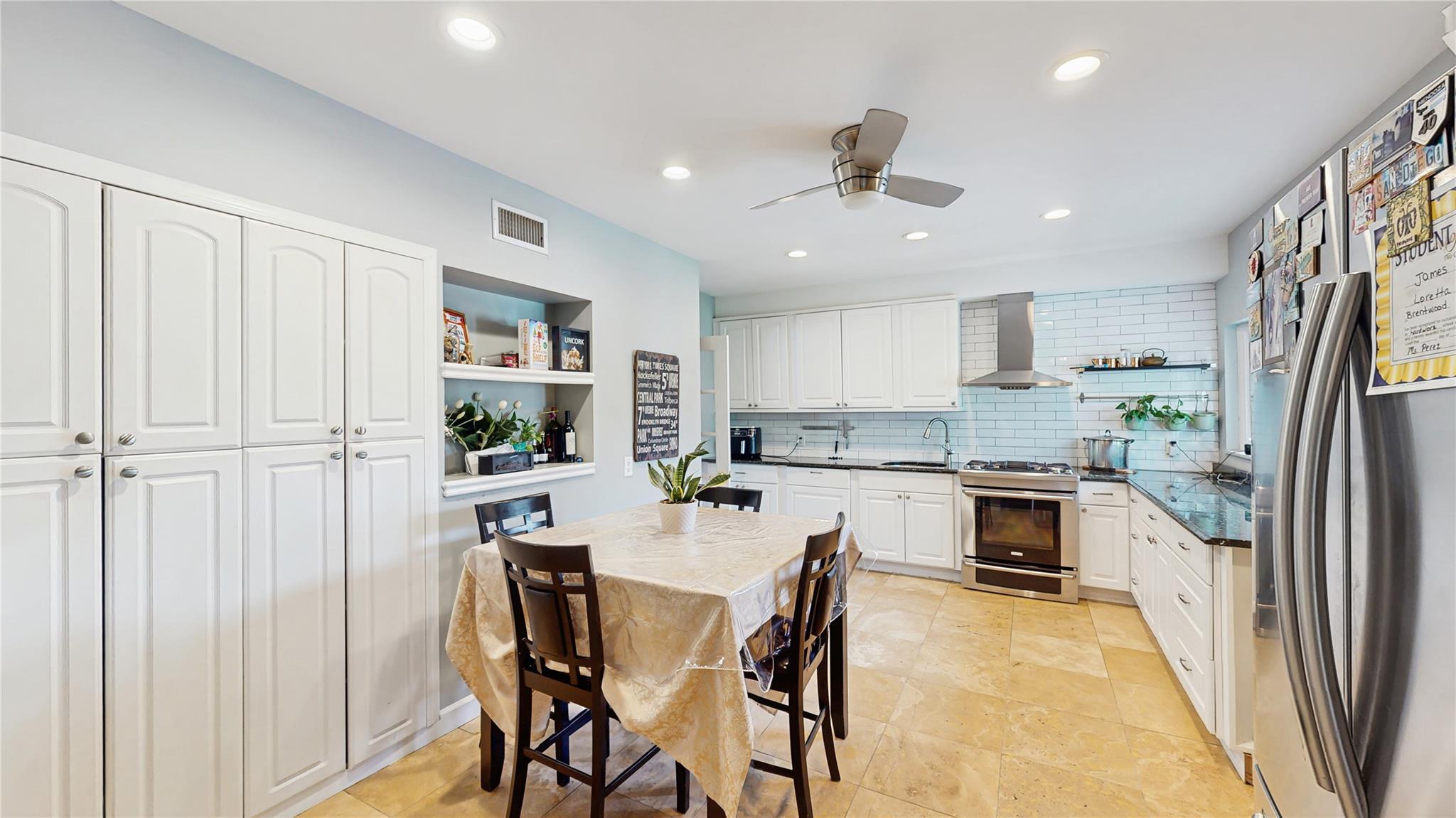 Single Family Candlewood  Suffolk County, NY 11717, MLS-858728-9