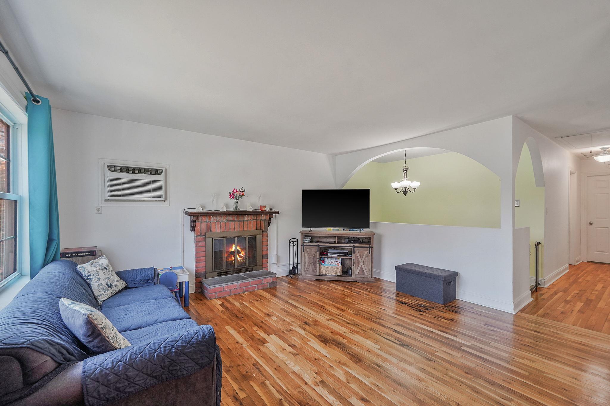 Single Family Maple  Suffolk County, NY 11763, MLS-858730-15