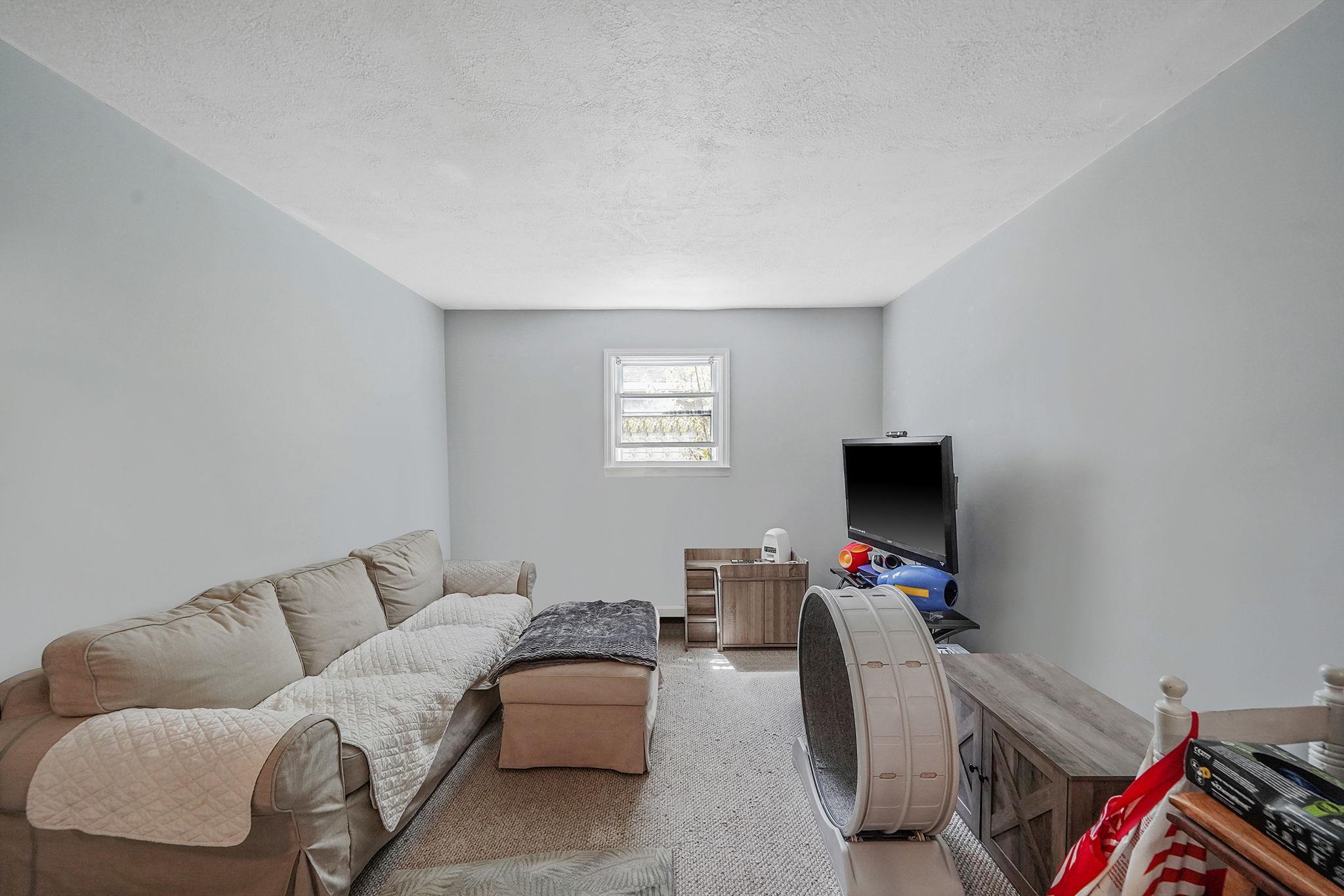 Single Family Maple  Suffolk County, NY 11763, MLS-858730-32