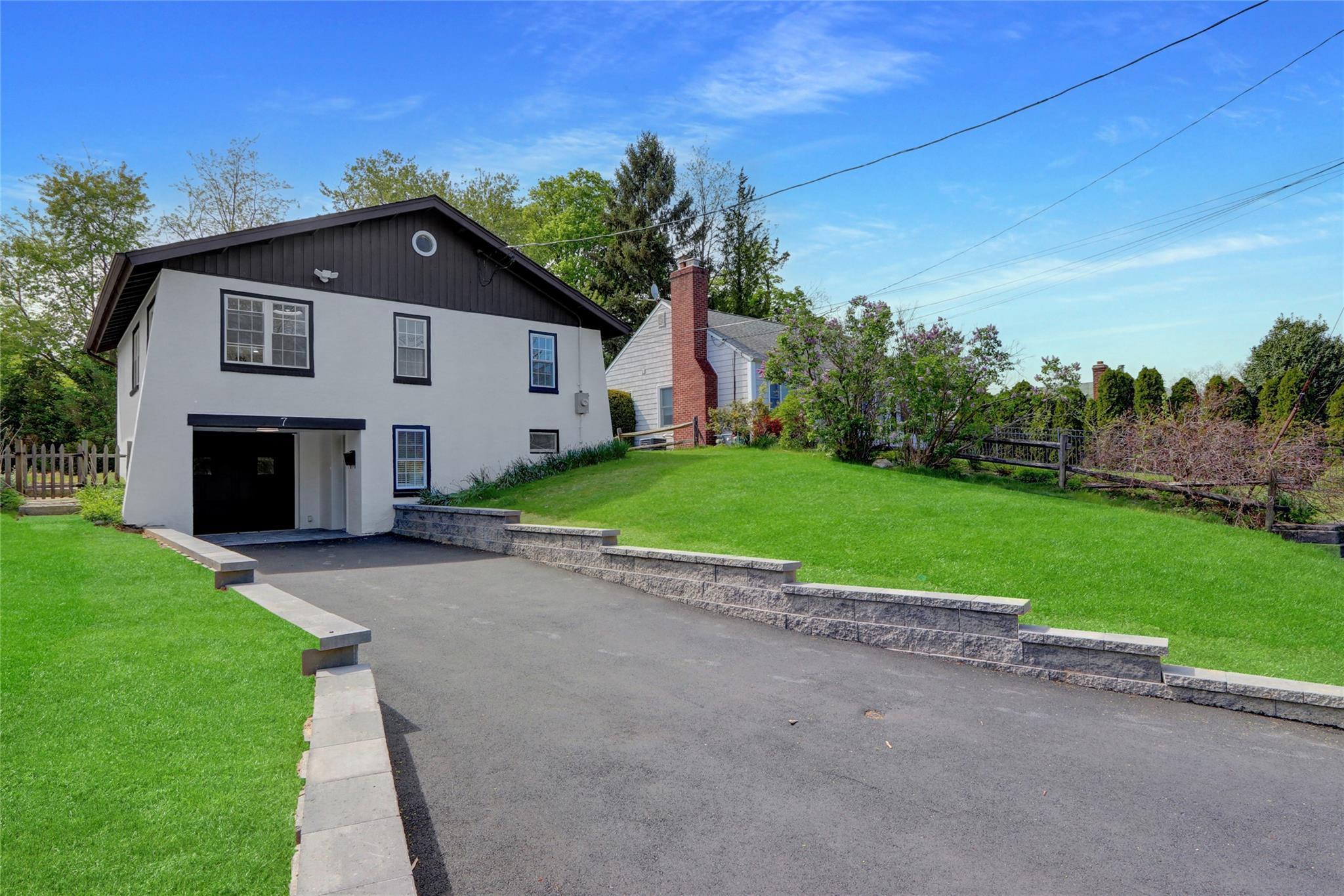 Single Family Ash  Suffolk County, NY 11743, MLS-858731-2