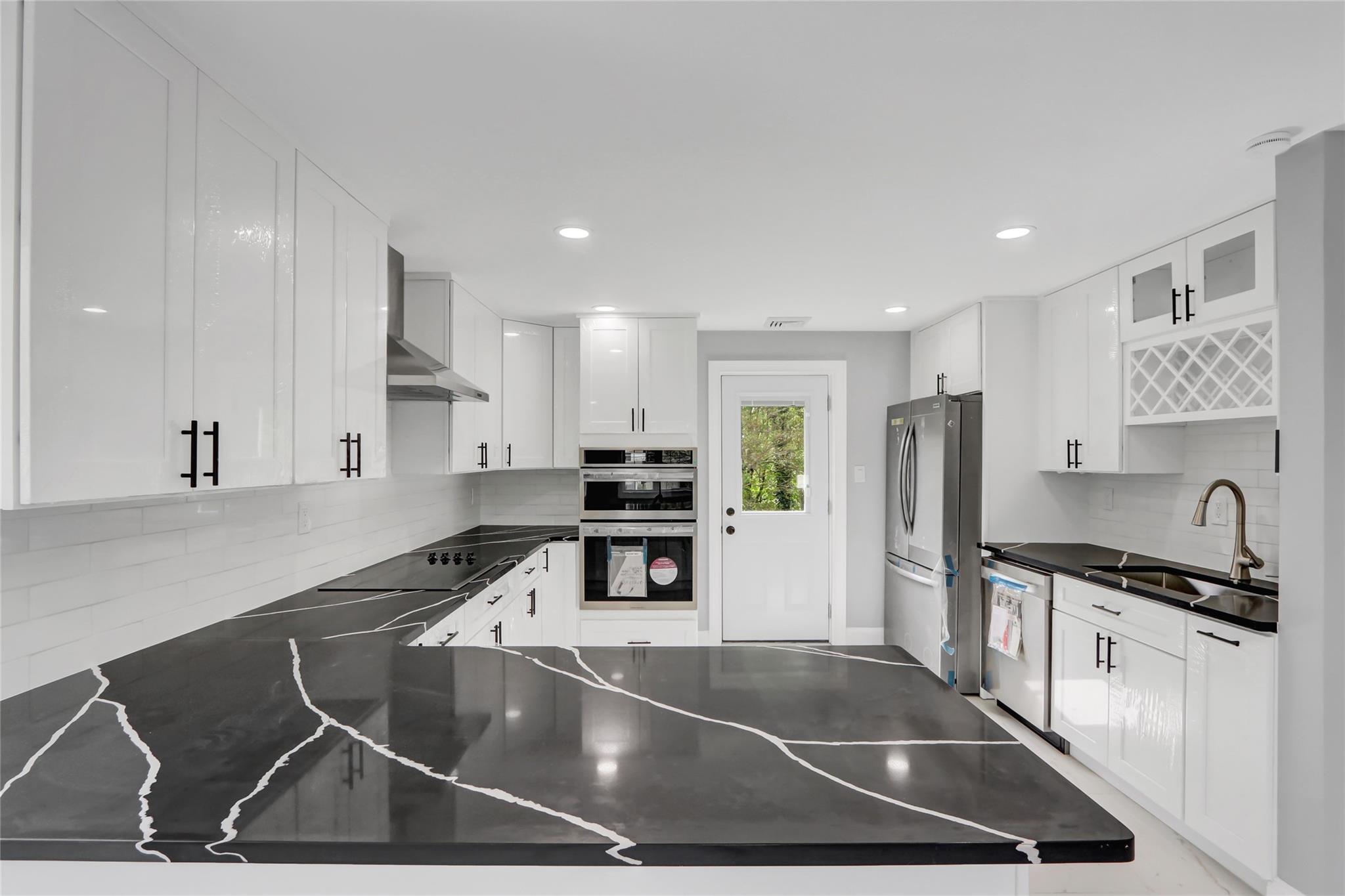 Single Family Ash  Suffolk County, NY 11743, MLS-858731-8