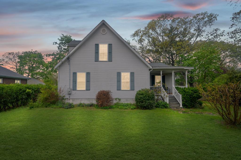Single Family Woodhull  Suffolk County, NY 11901, MLS-858749-40