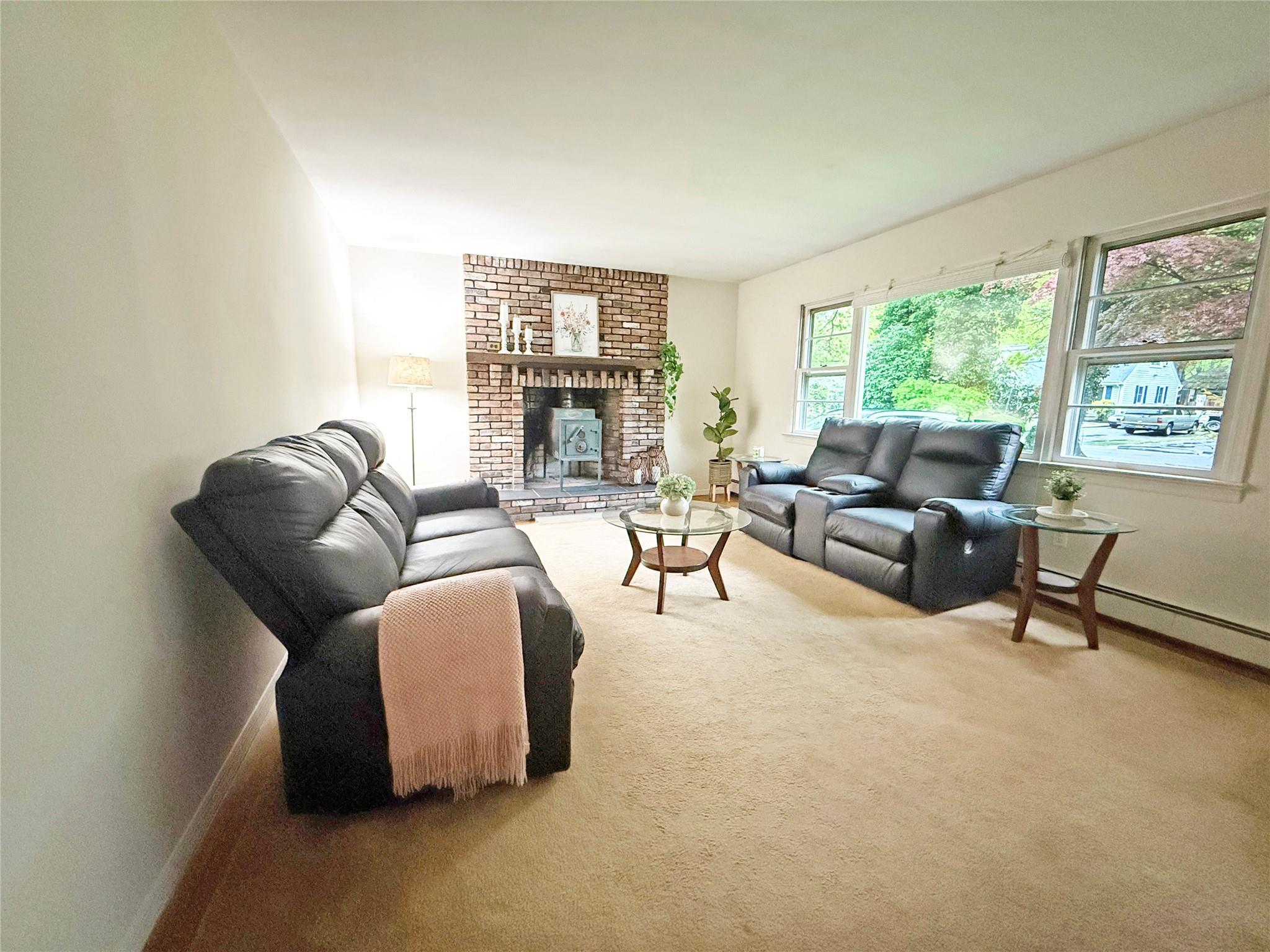 Single Family Hunter  Suffolk County, NY 11764, MLS-858755-5