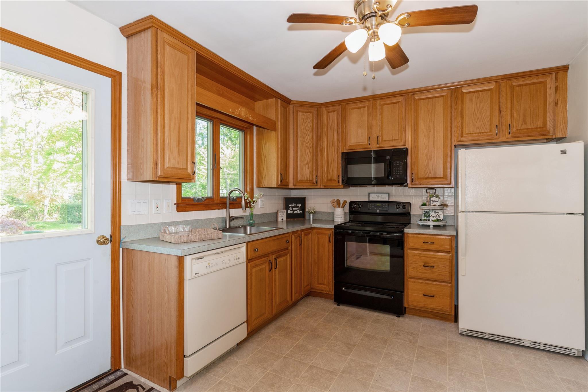 Single Family Hunter  Suffolk County, NY 11764, MLS-858755-9