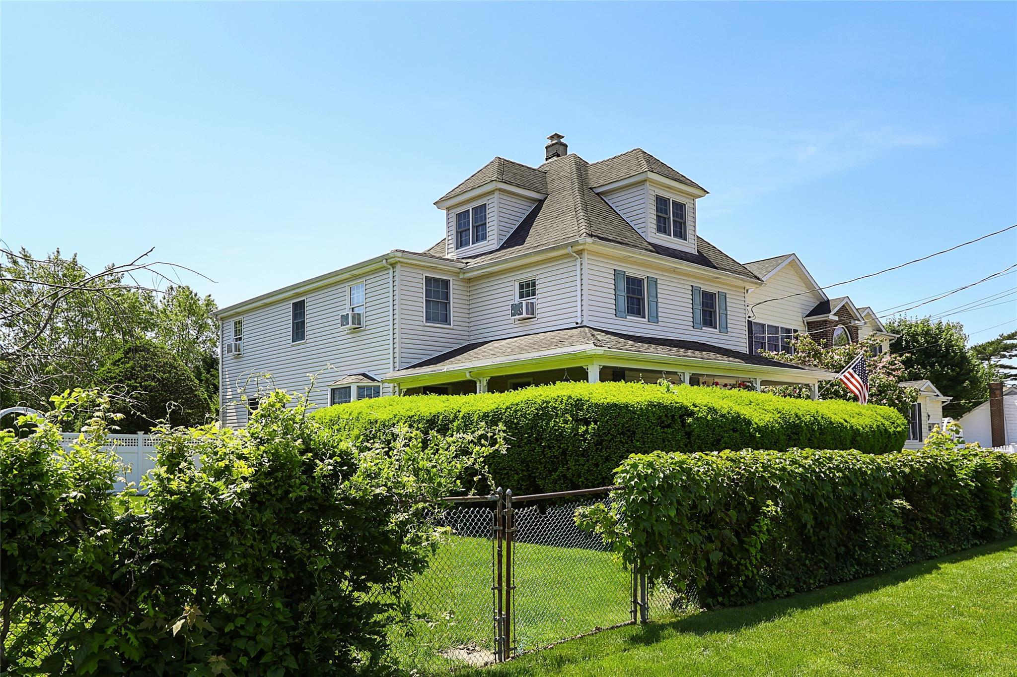 Single Family Cleveland  Nassau County, NY 11710, MLS-858775-2