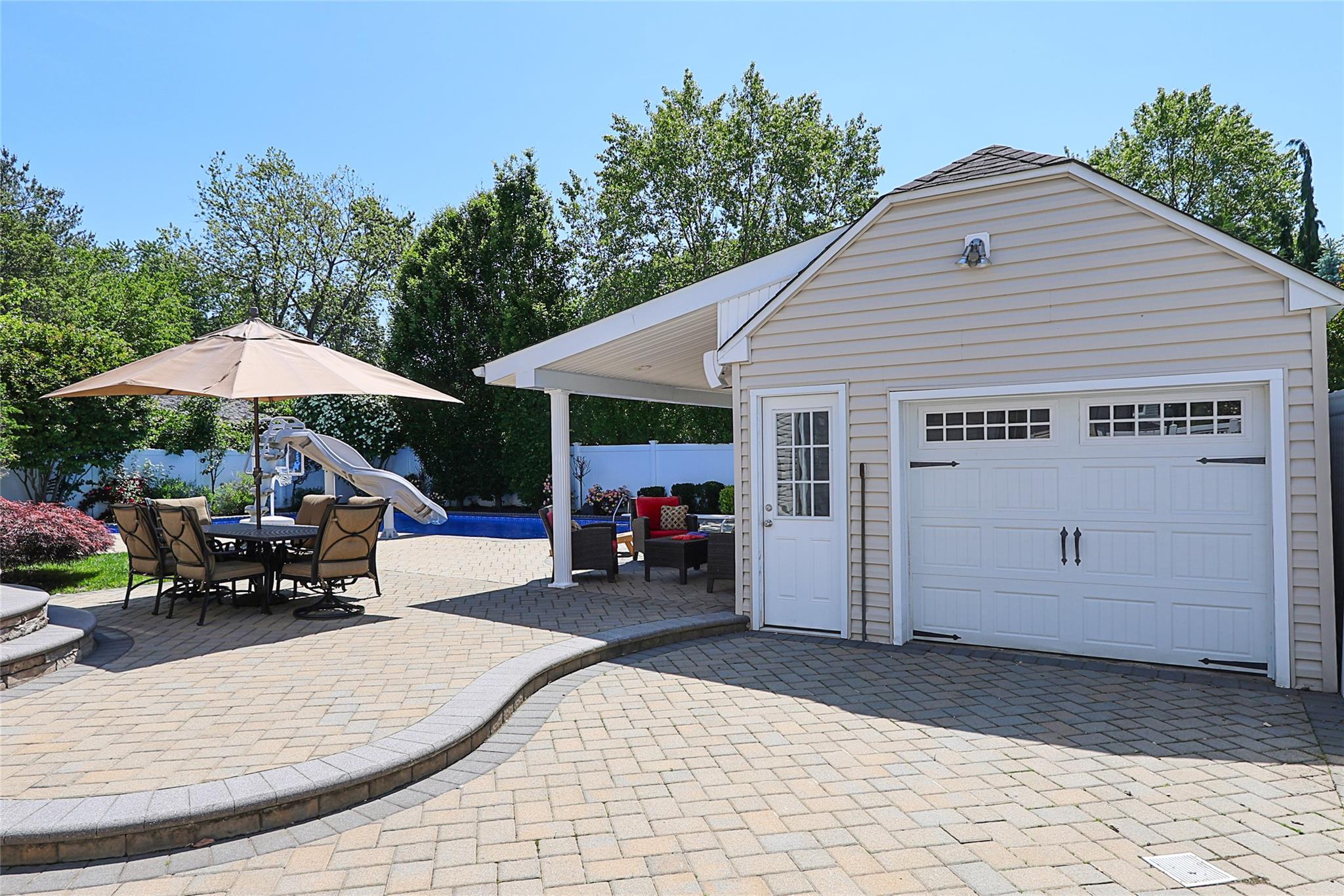Single Family Cleveland  Nassau County, NY 11710, MLS-858775-28