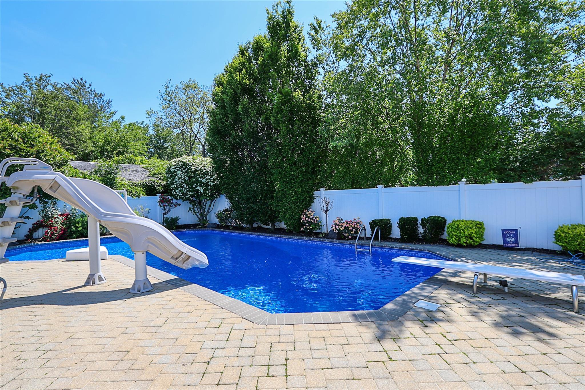 Single Family Cleveland  Nassau County, NY 11710, MLS-858775-30