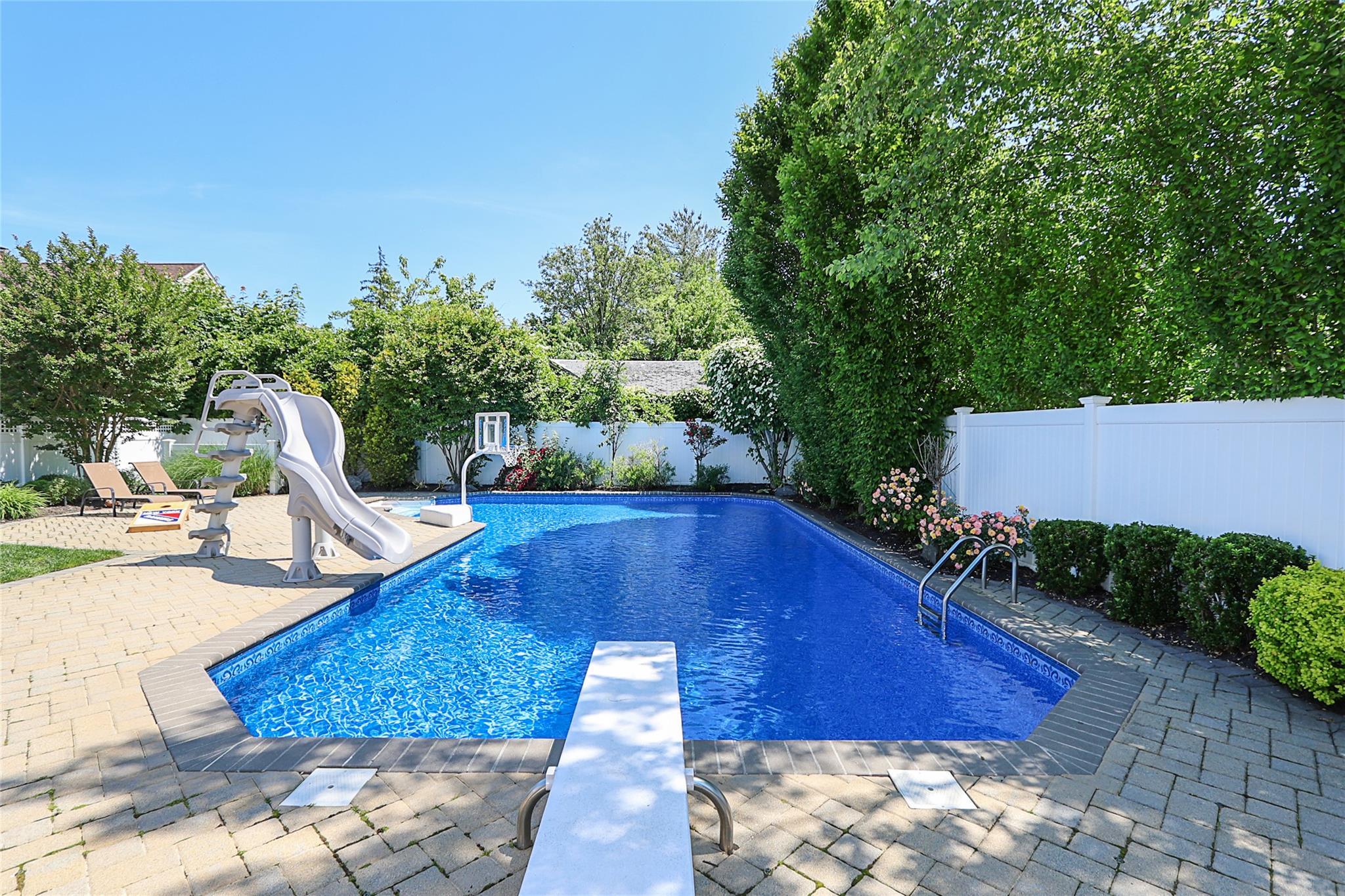 Single Family Cleveland  Nassau County, NY 11710, MLS-858775-33
