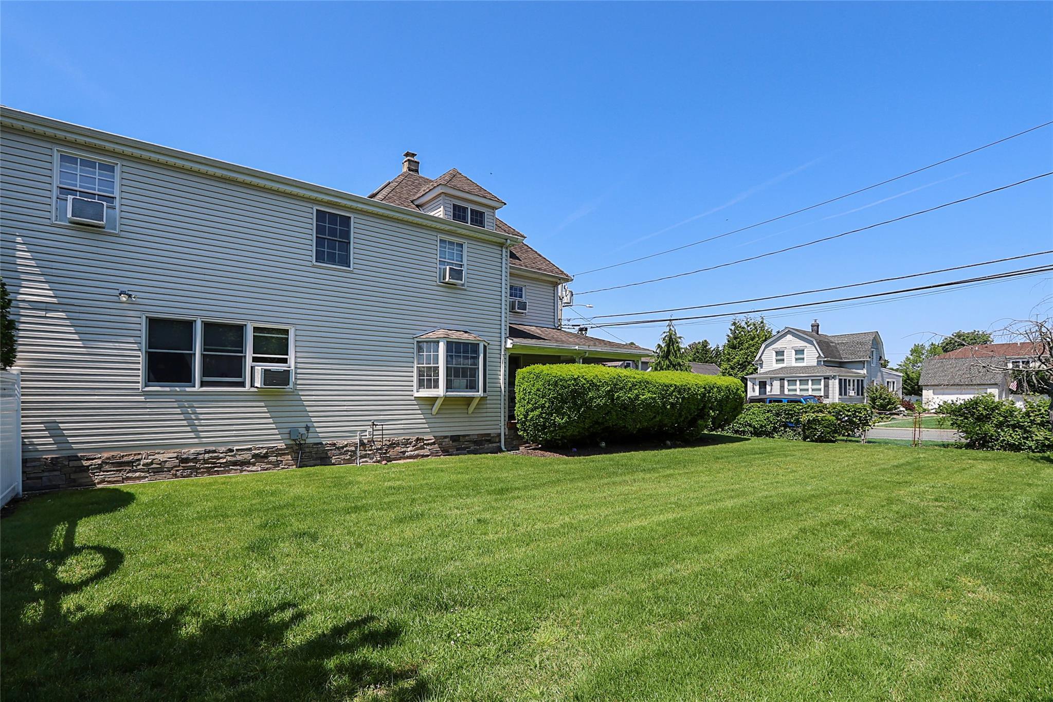 Single Family Cleveland  Nassau County, NY 11710, MLS-858775-40