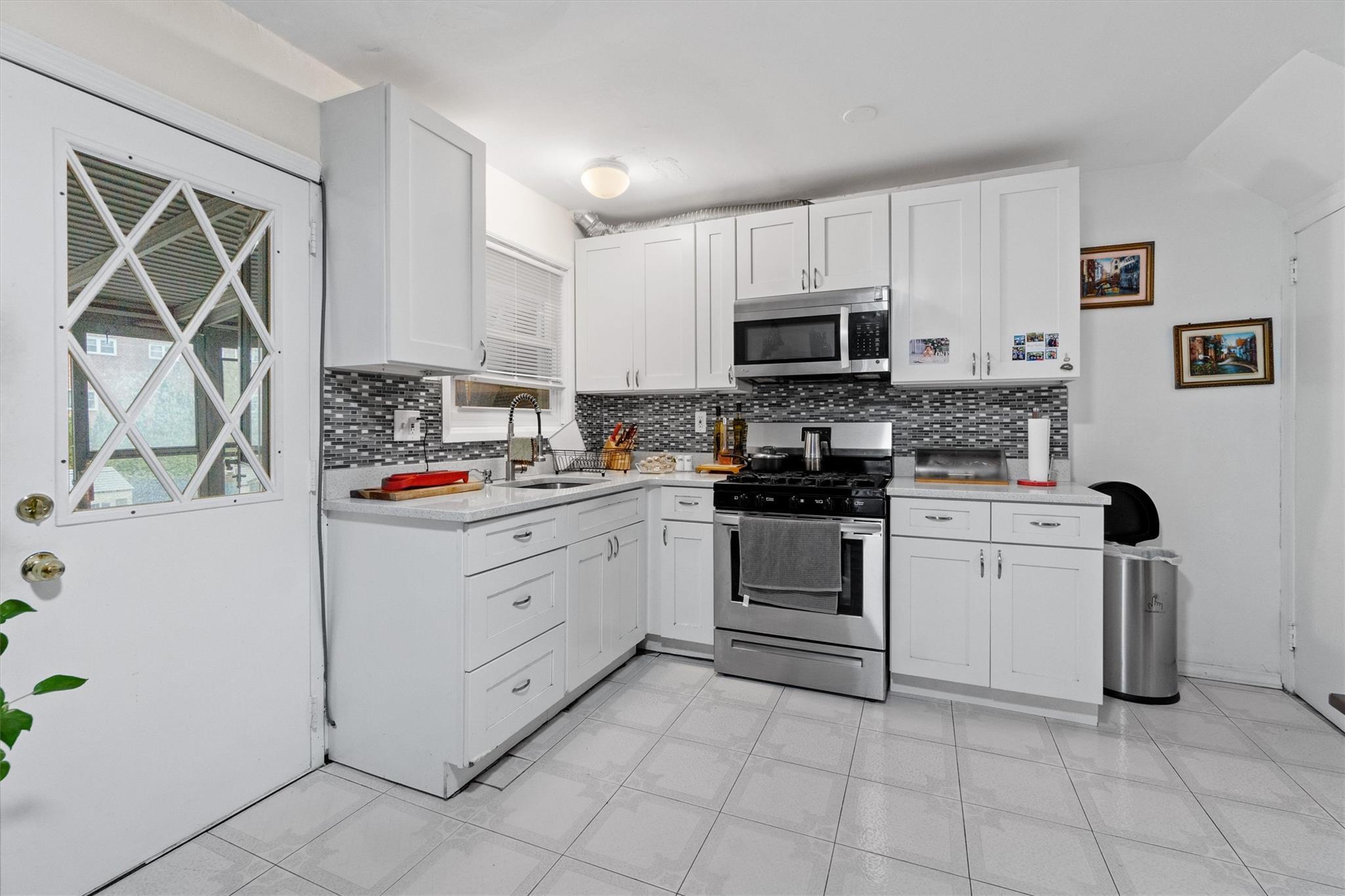 Single Family Throggs Neck  Bronx, NY 10465, MLS-858791-11