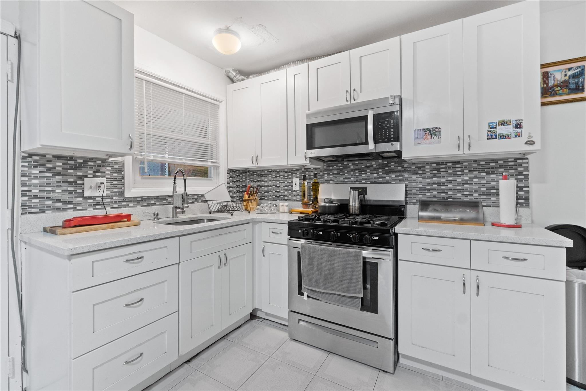 Single Family Throggs Neck  Bronx, NY 10465, MLS-858791-12