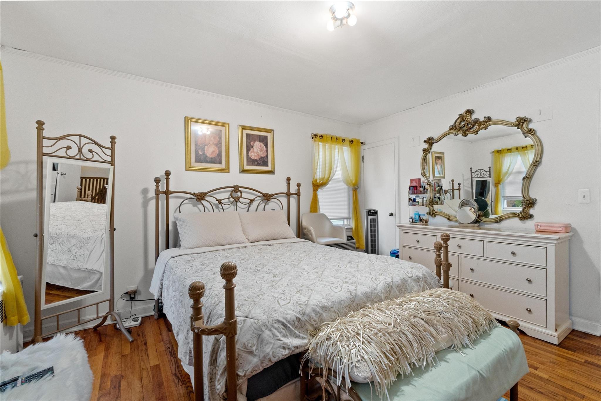Single Family Throggs Neck  Bronx, NY 10465, MLS-858791-16