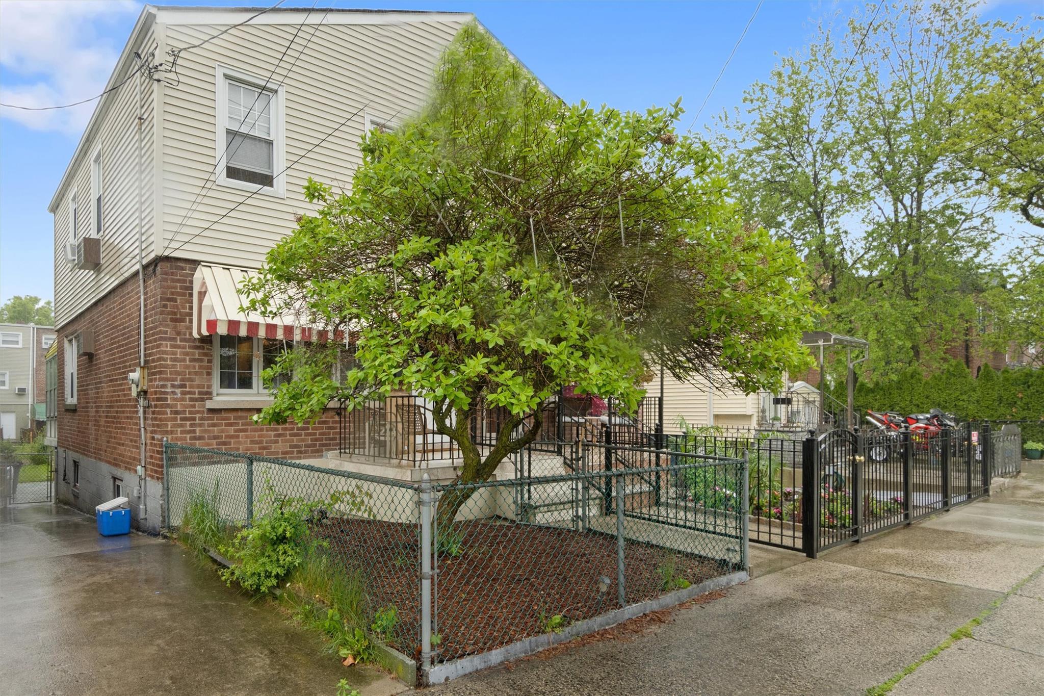 Single Family Throggs Neck  Bronx, NY 10465, MLS-858791-2