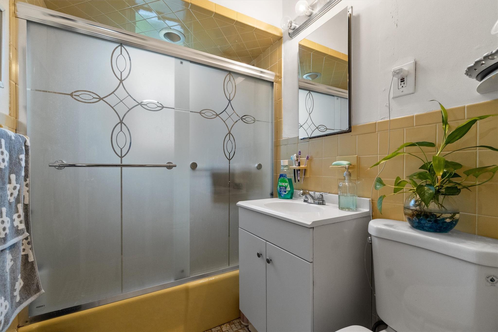 Single Family Throggs Neck  Bronx, NY 10465, MLS-858791-21