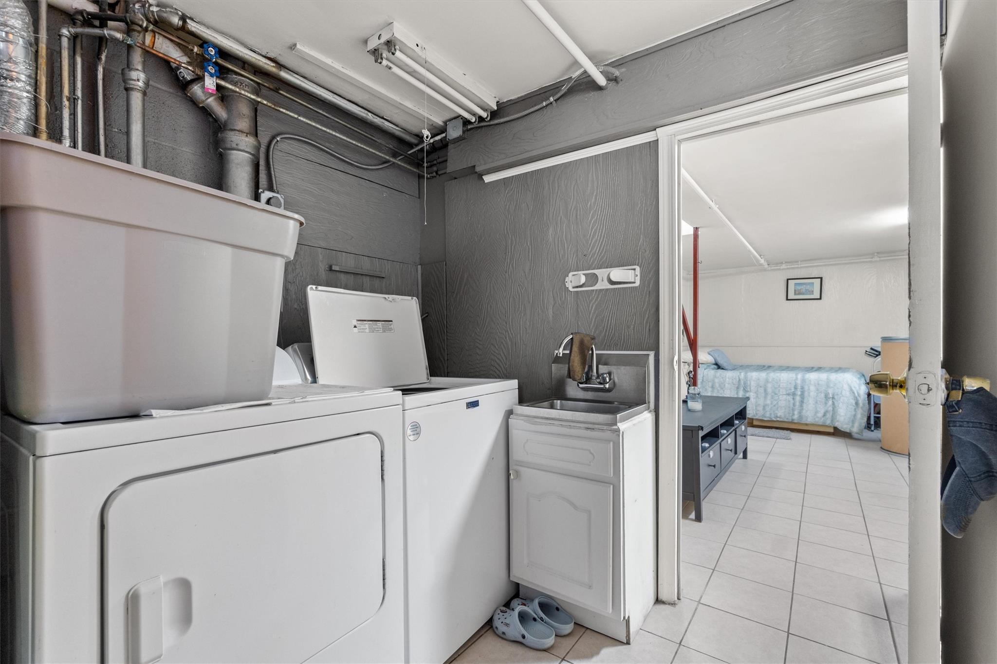 Single Family Throggs Neck  Bronx, NY 10465, MLS-858791-26