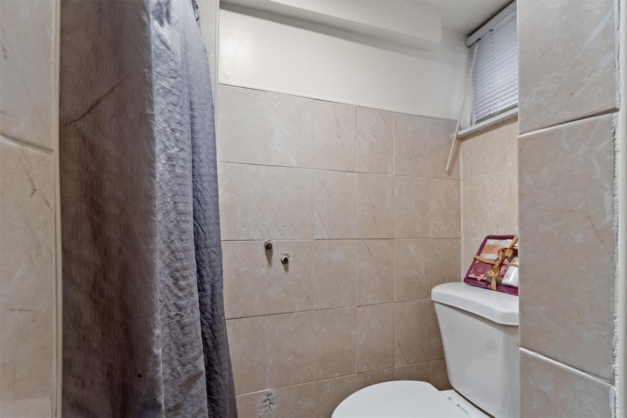Single Family Throggs Neck  Bronx, NY 10465, MLS-858791-27