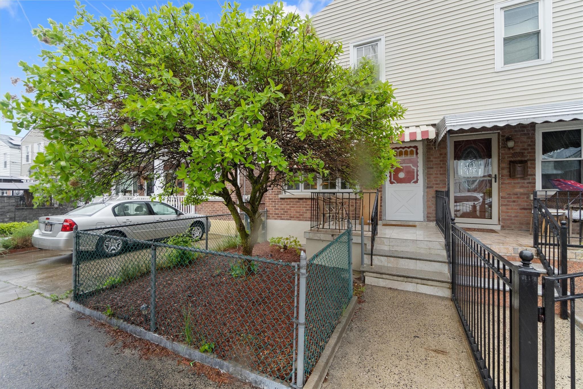 Single Family Throggs Neck  Bronx, NY 10465, MLS-858791-3