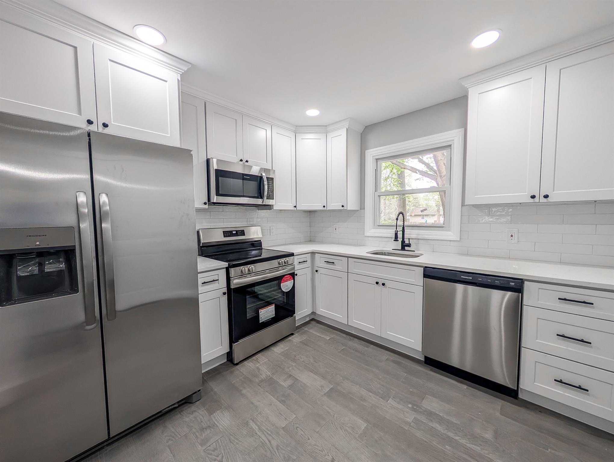 Single Family Candido  Suffolk County, NY 11967, MLS-858799-6