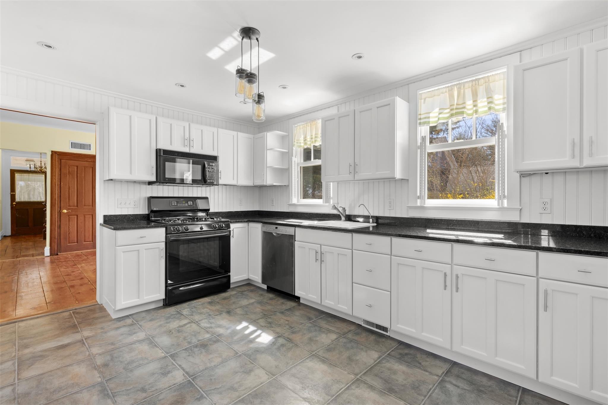 Single Family Main  Suffolk County, NY 11957, MLS-858813-10