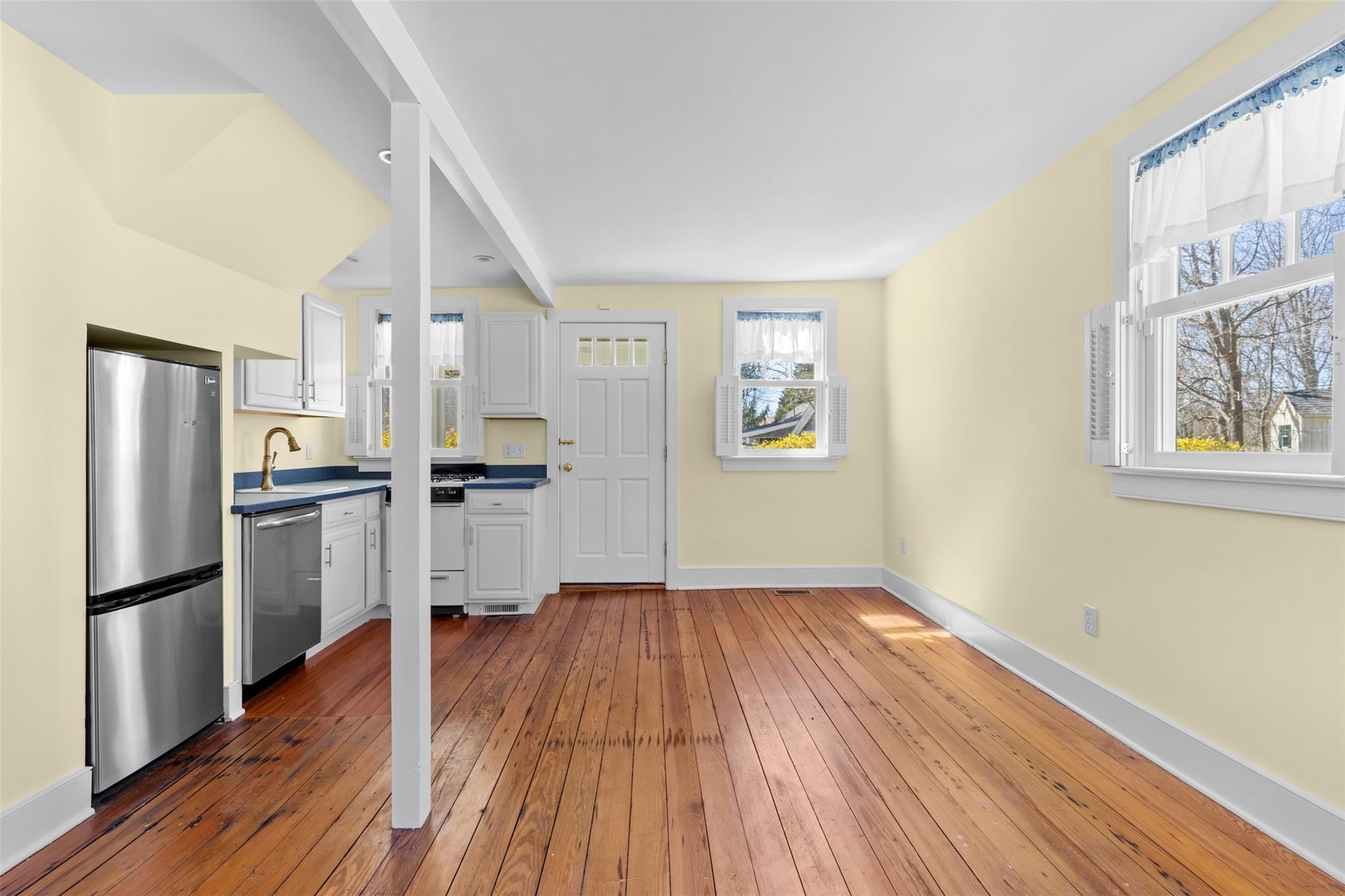 Single Family Main  Suffolk County, NY 11957, MLS-858813-19