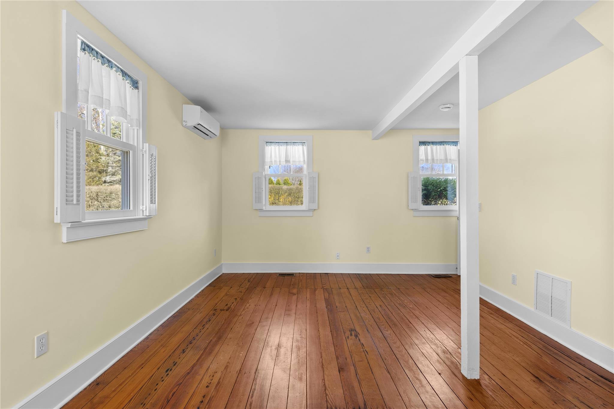 Single Family Main  Suffolk County, NY 11957, MLS-858813-20
