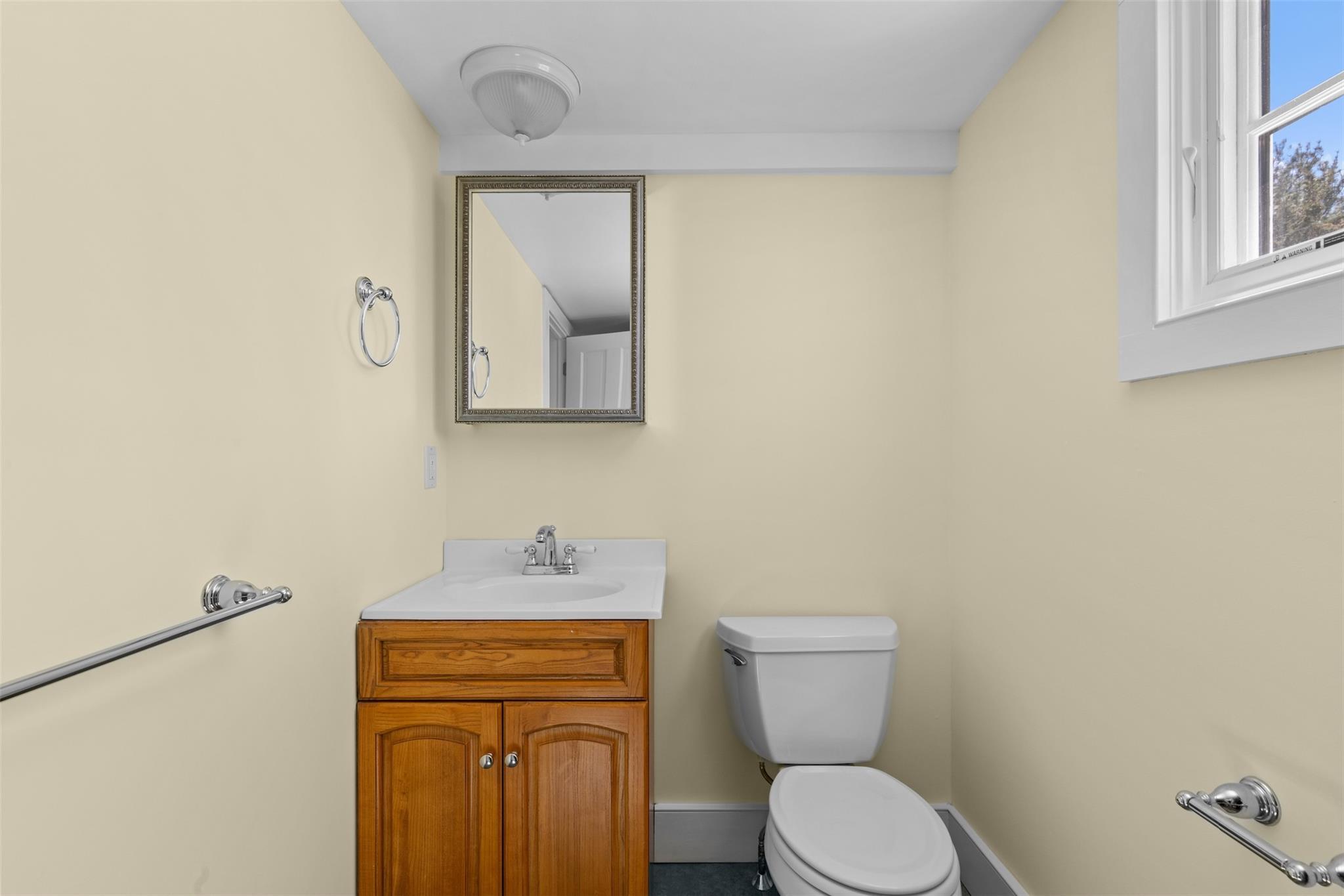 Single Family Main  Suffolk County, NY 11957, MLS-858813-21
