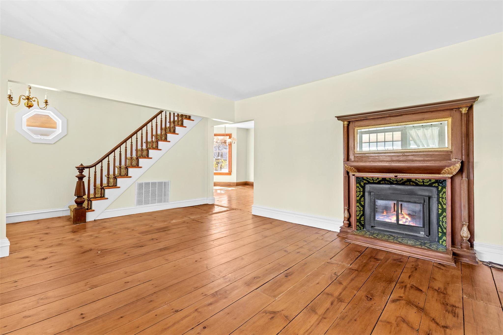 Single Family Main  Suffolk County, NY 11957, MLS-858813-5