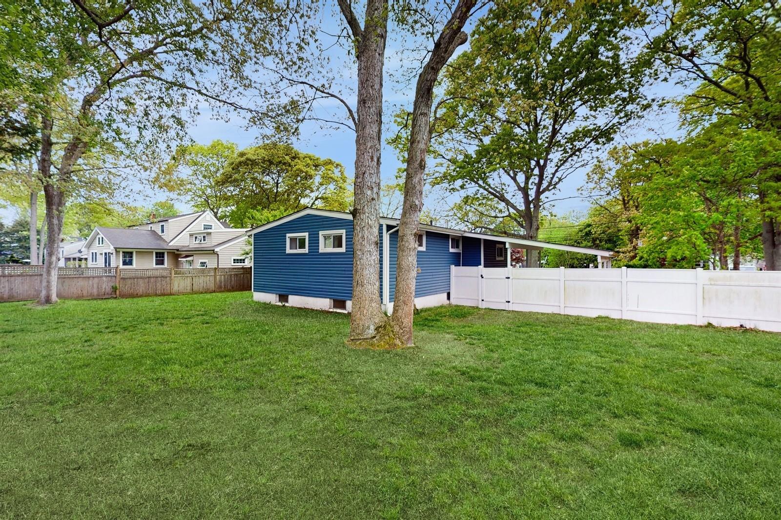 Single Family Renee  Suffolk County, NY 11705, MLS-858830-25