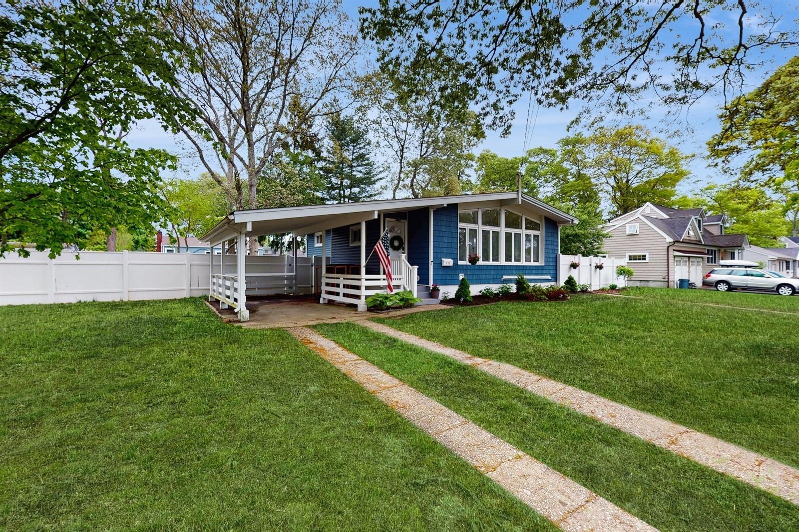 Single Family Renee  Suffolk County, NY 11705, MLS-858830-3