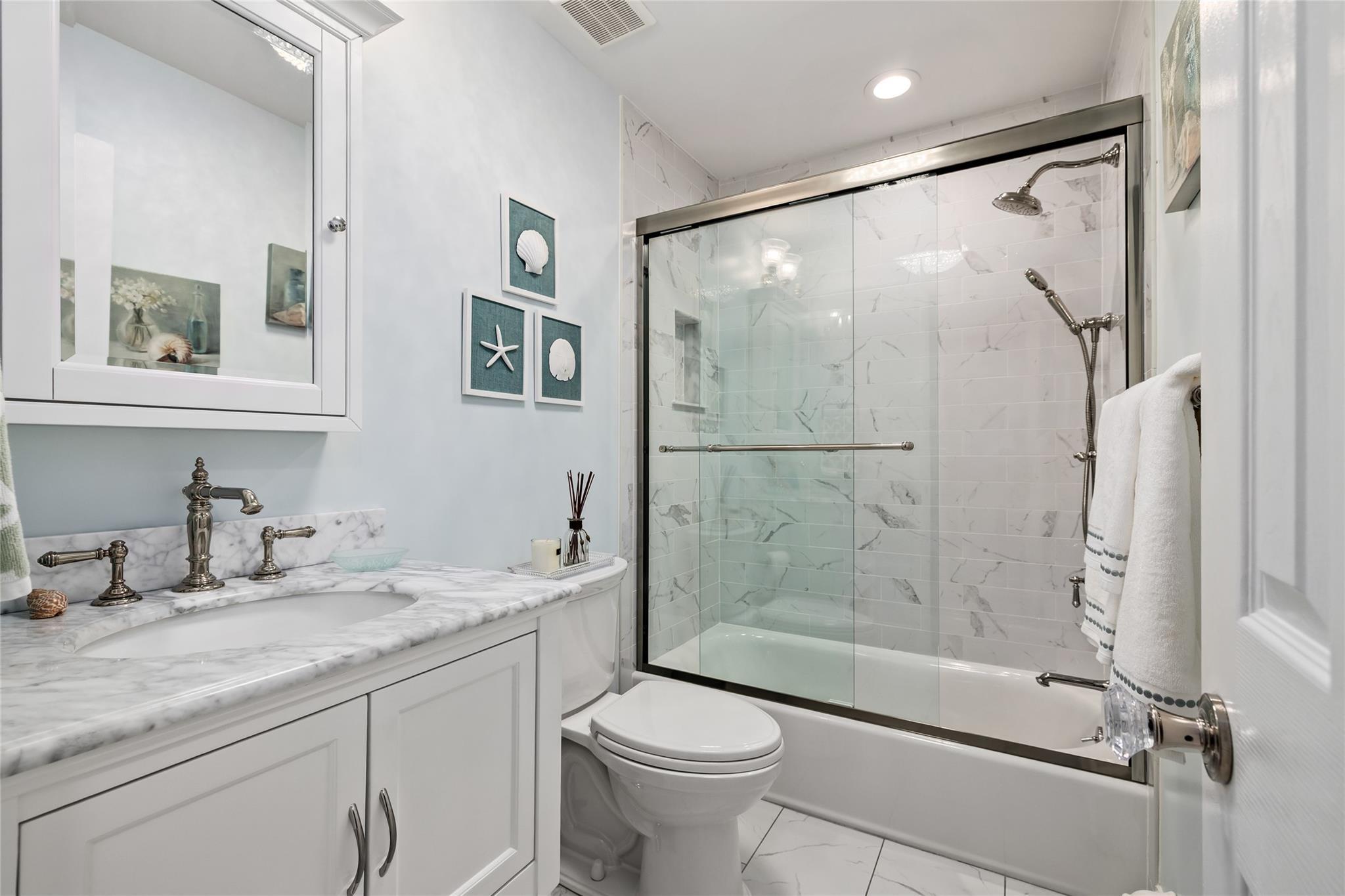 Single Family Macon  Suffolk County, NY 11782, MLS-858831-7