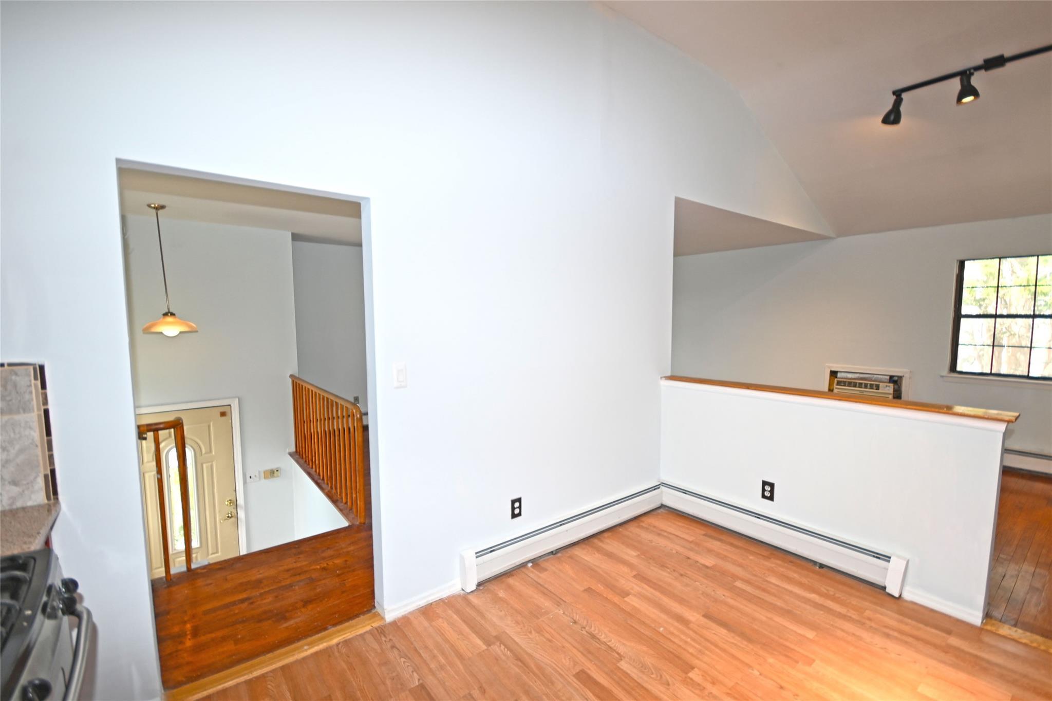 Single Family Manor  Nassau County, NY 11580, MLS-858841-10