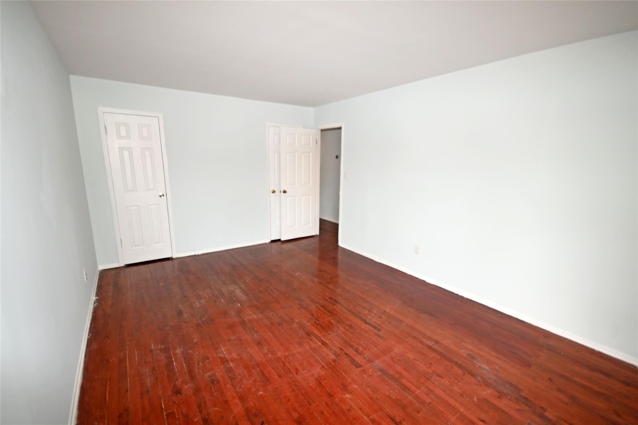 Single Family Manor  Nassau County, NY 11580, MLS-858841-18