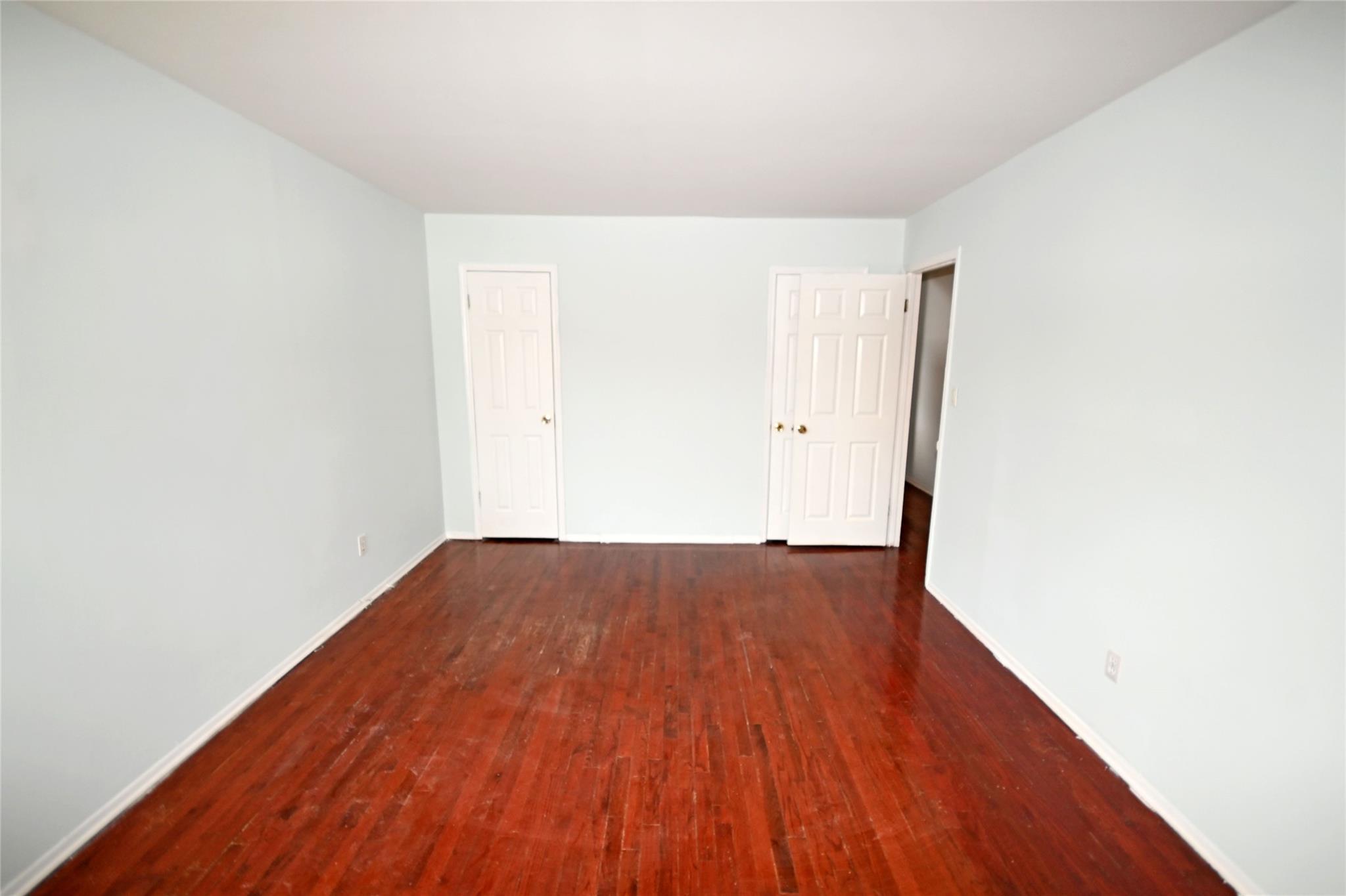 Single Family Manor  Nassau County, NY 11580, MLS-858841-19