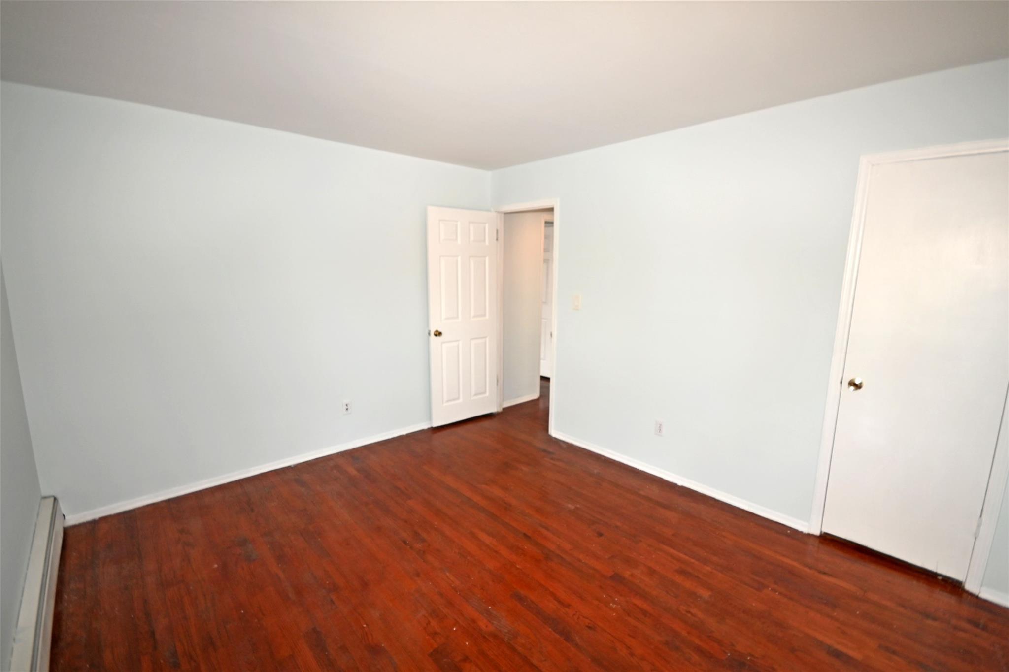 Single Family Manor  Nassau County, NY 11580, MLS-858841-24