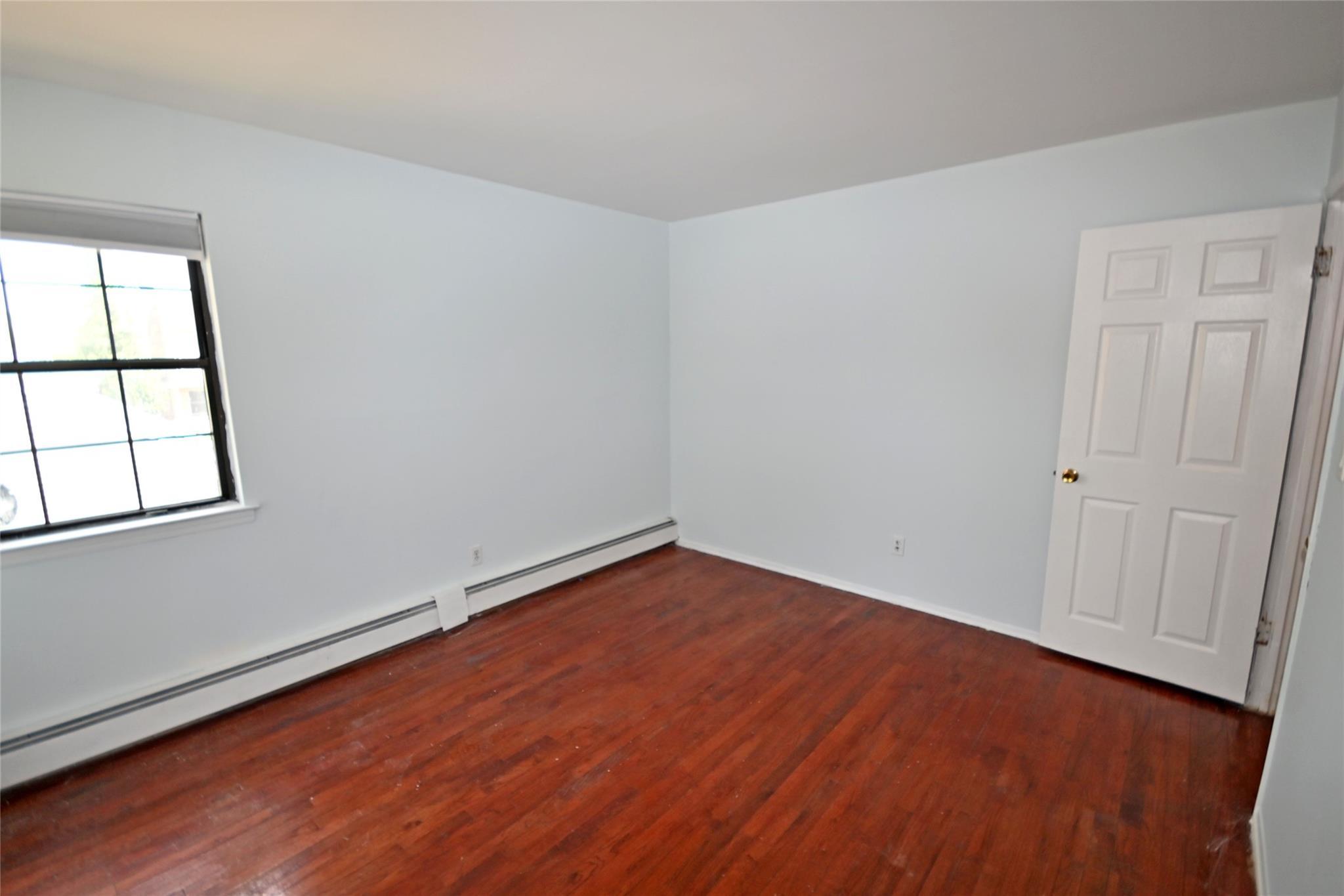Single Family Manor  Nassau County, NY 11580, MLS-858841-25